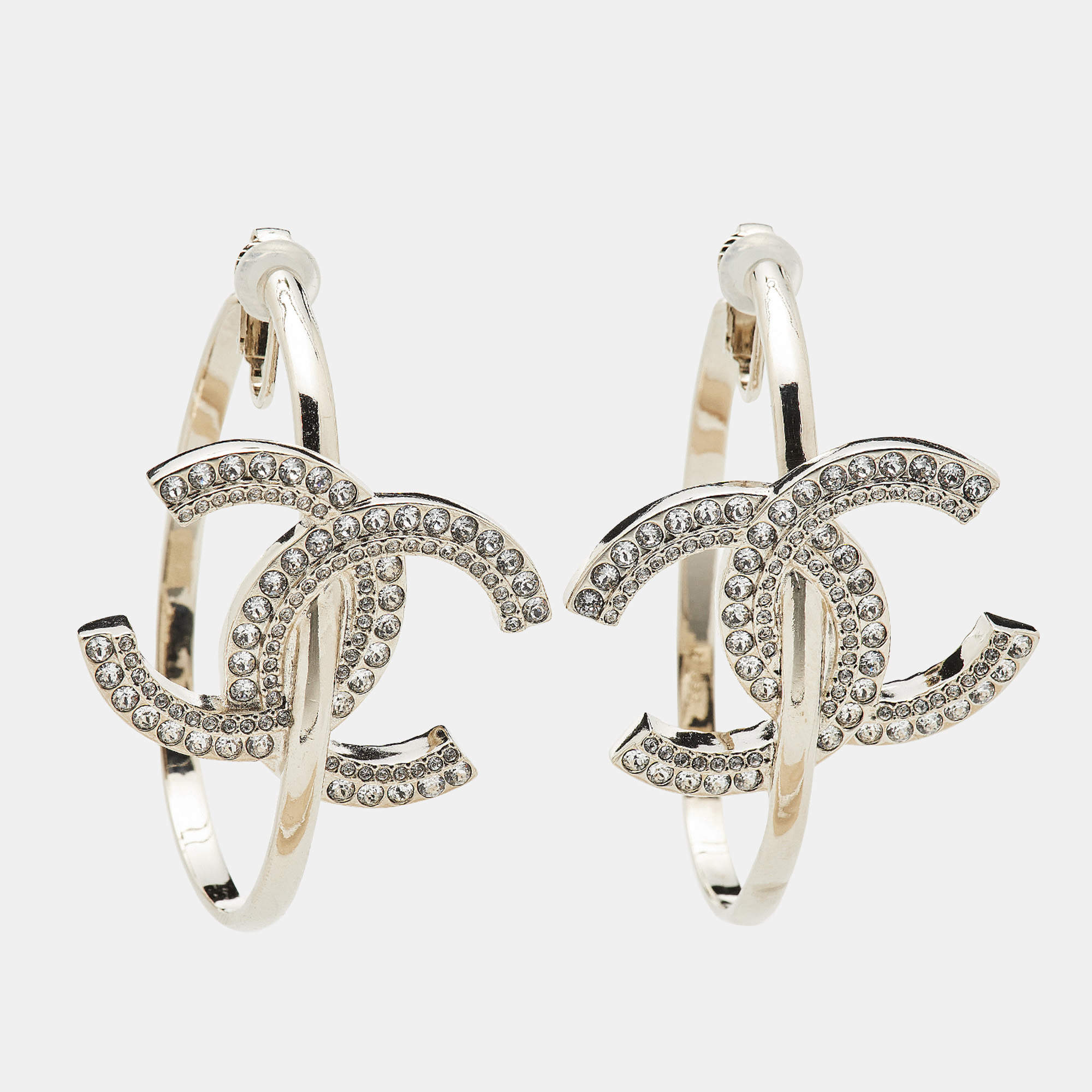 CHANEL 金属とダイヤモンド CCロゴ カフ luxury-women-chanel-new-