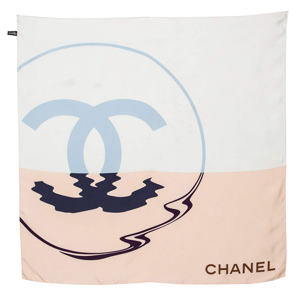 مملوكة مسبقًا Chanel  Multicolor CC Printed Silk Square Scarf
