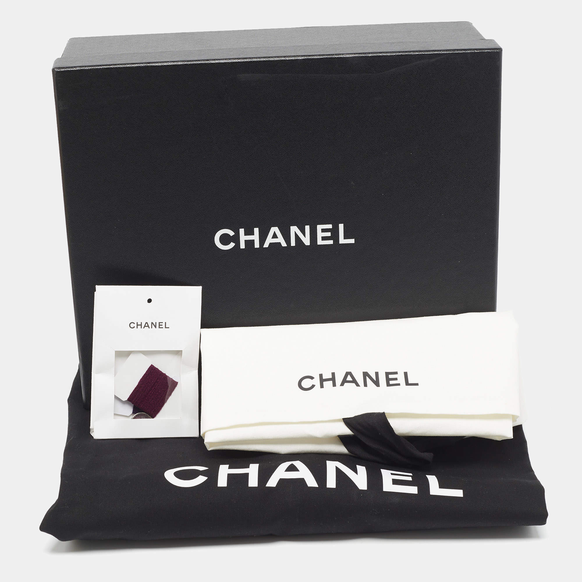 مملوكة مسبقًا Chanel Purple Cashmere Button Front Cardigan L