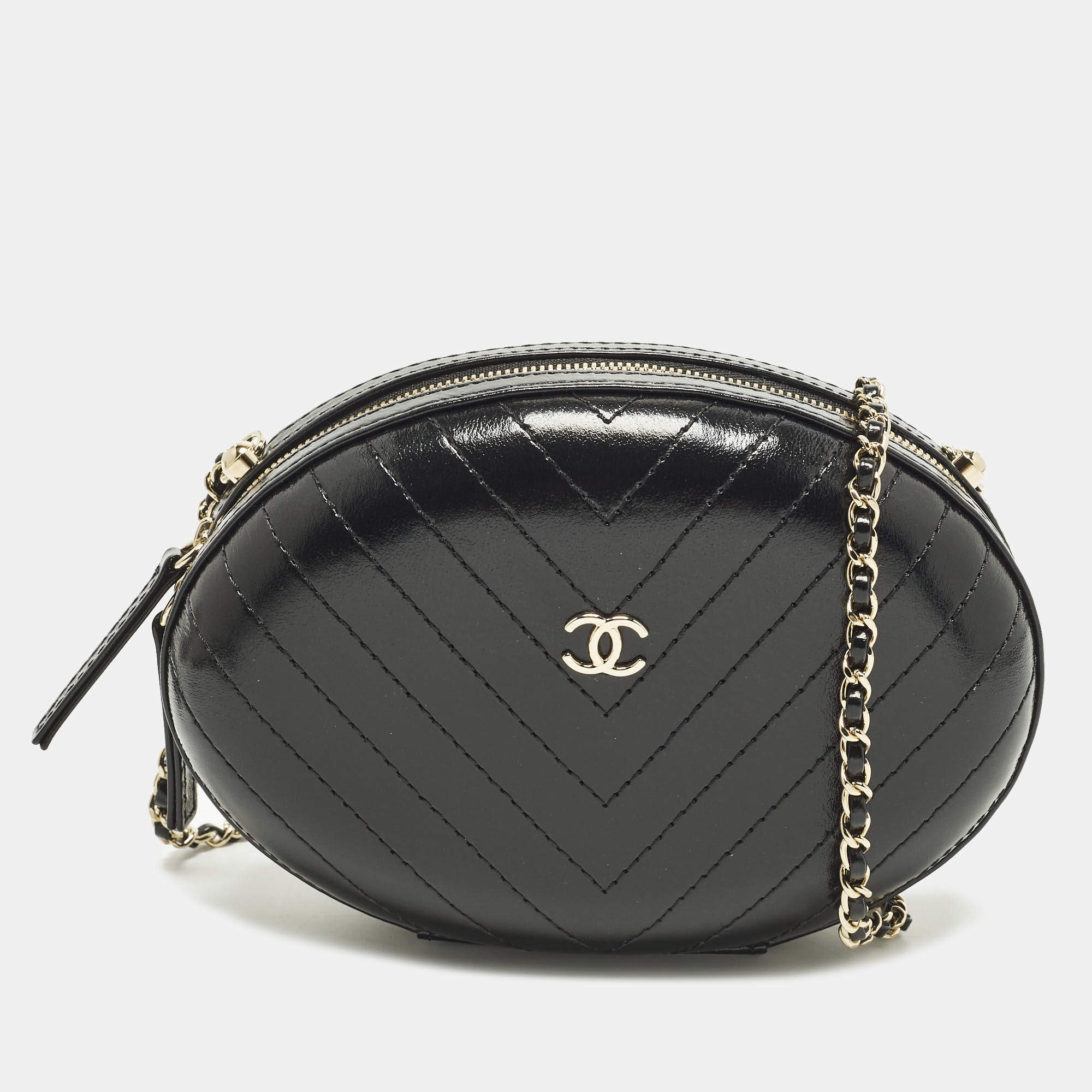 مملوكة مسبقًا Chanel La Pausa Black Chevron Leather Chain Clutch