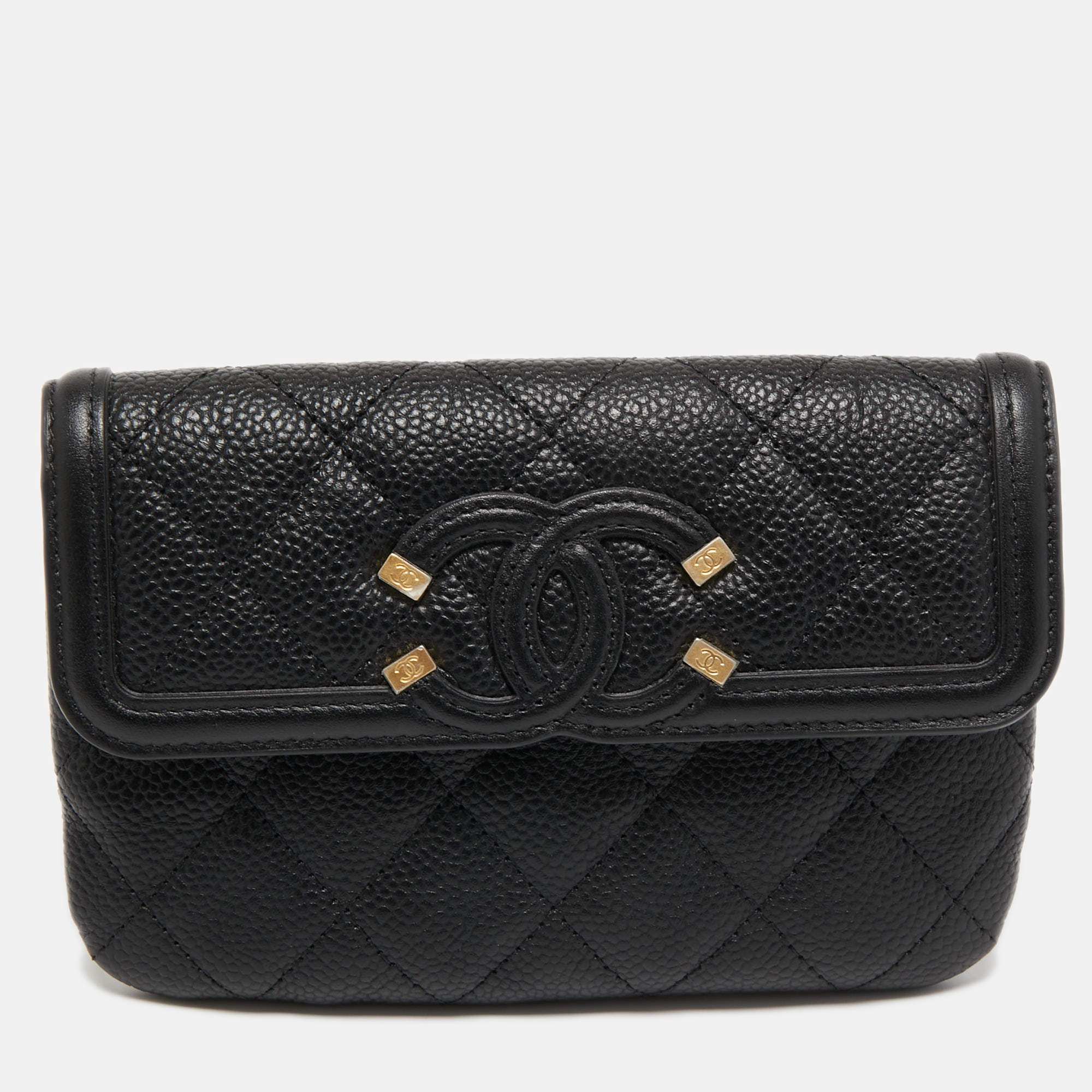 مملوكة مسبقًا Chanel Black Quilted Caviar Leather Boy Flap Wallet