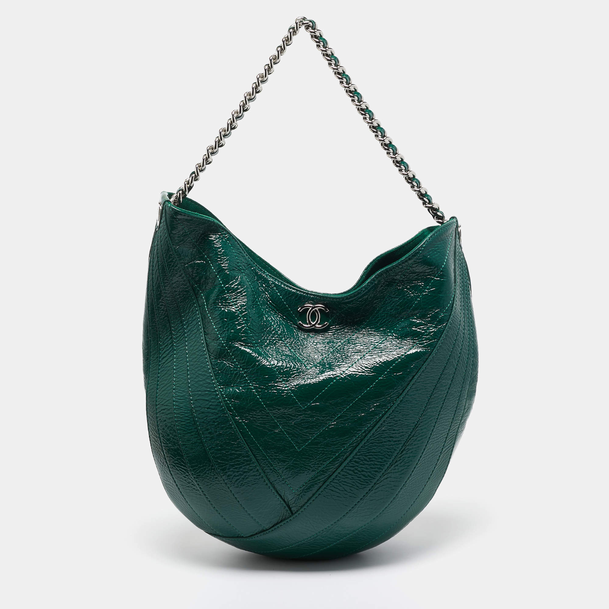 Pre Owned Chanel Green Crumpled Patent Leather Droplet Bag