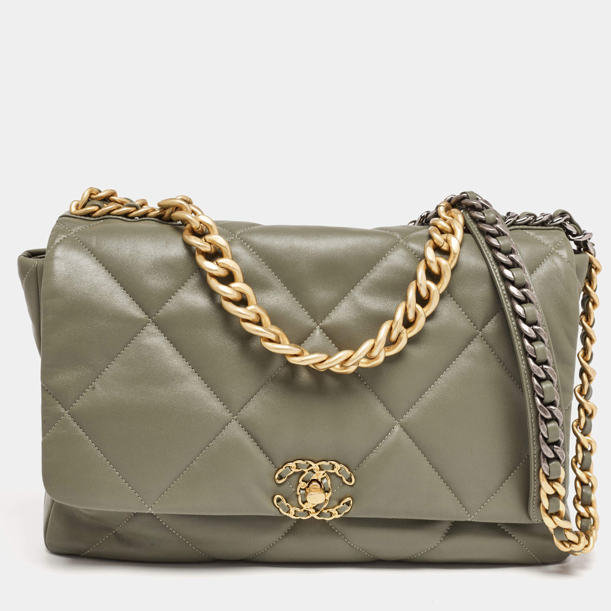 Pre Owned Chanel Fatigue Green Quilted Leather Maxi 19 Shoulder Bag