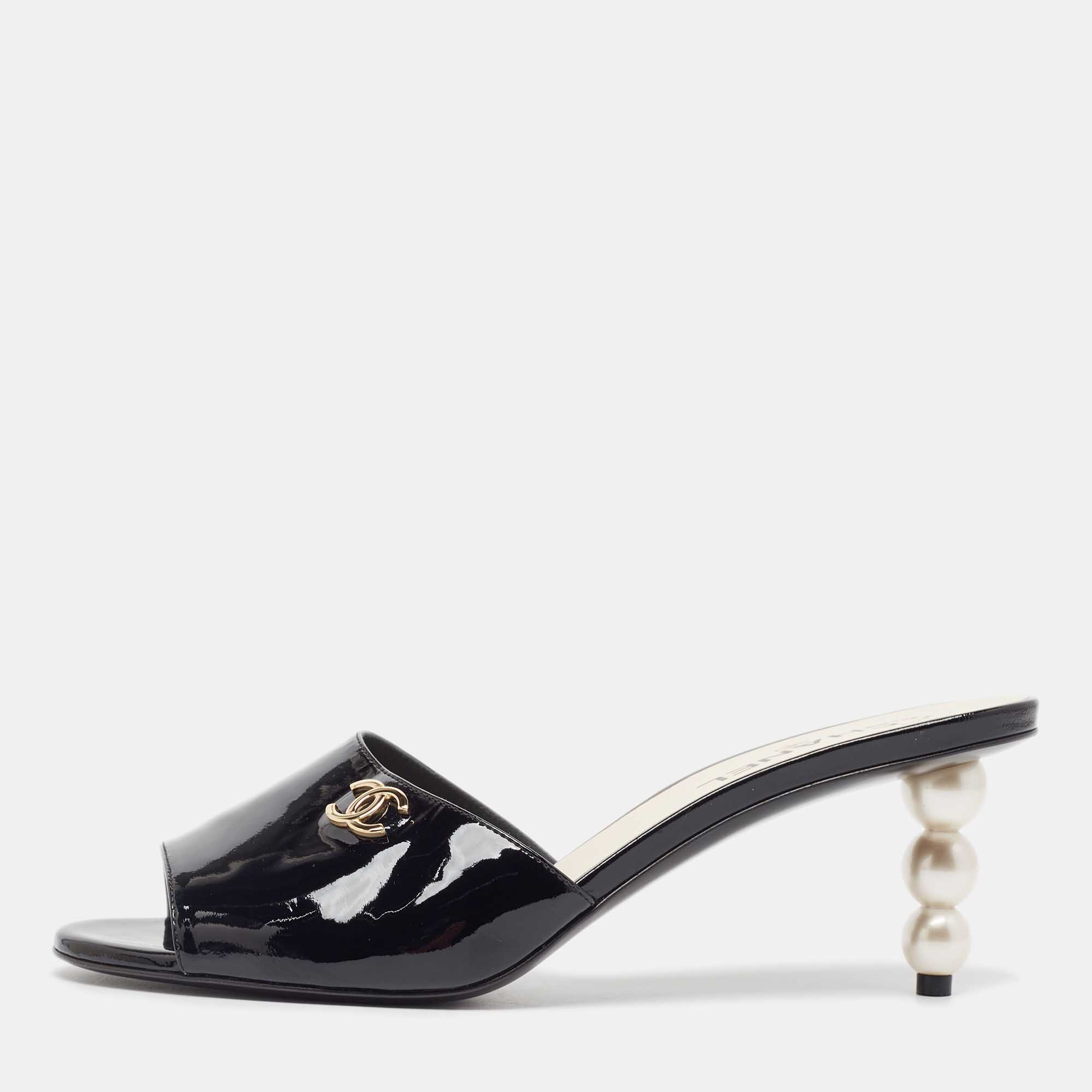 Chanel Black Patent Leather CC Slide Sandals Size 42