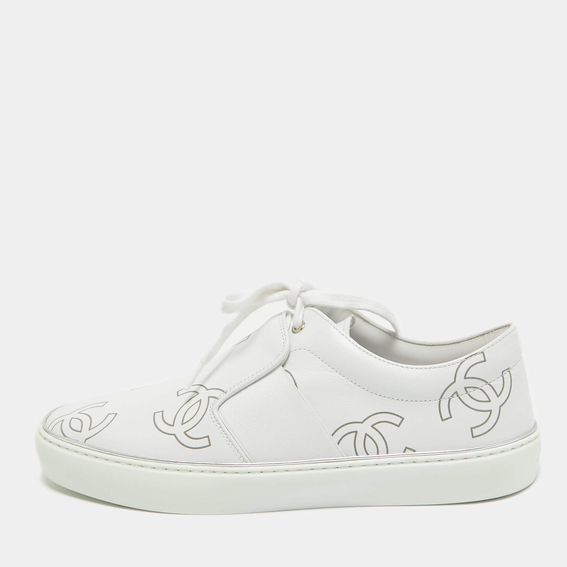 Pre Owned Chanel White Leather CC  Lace Up Sneakers Size 38