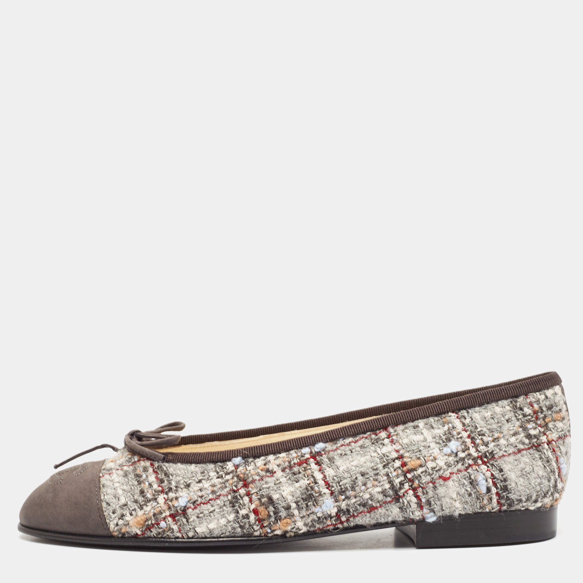 Pre Owned Chanel Grey Tweed and Suede CC Cap Toe Bow Ballet Flats Size 35.5