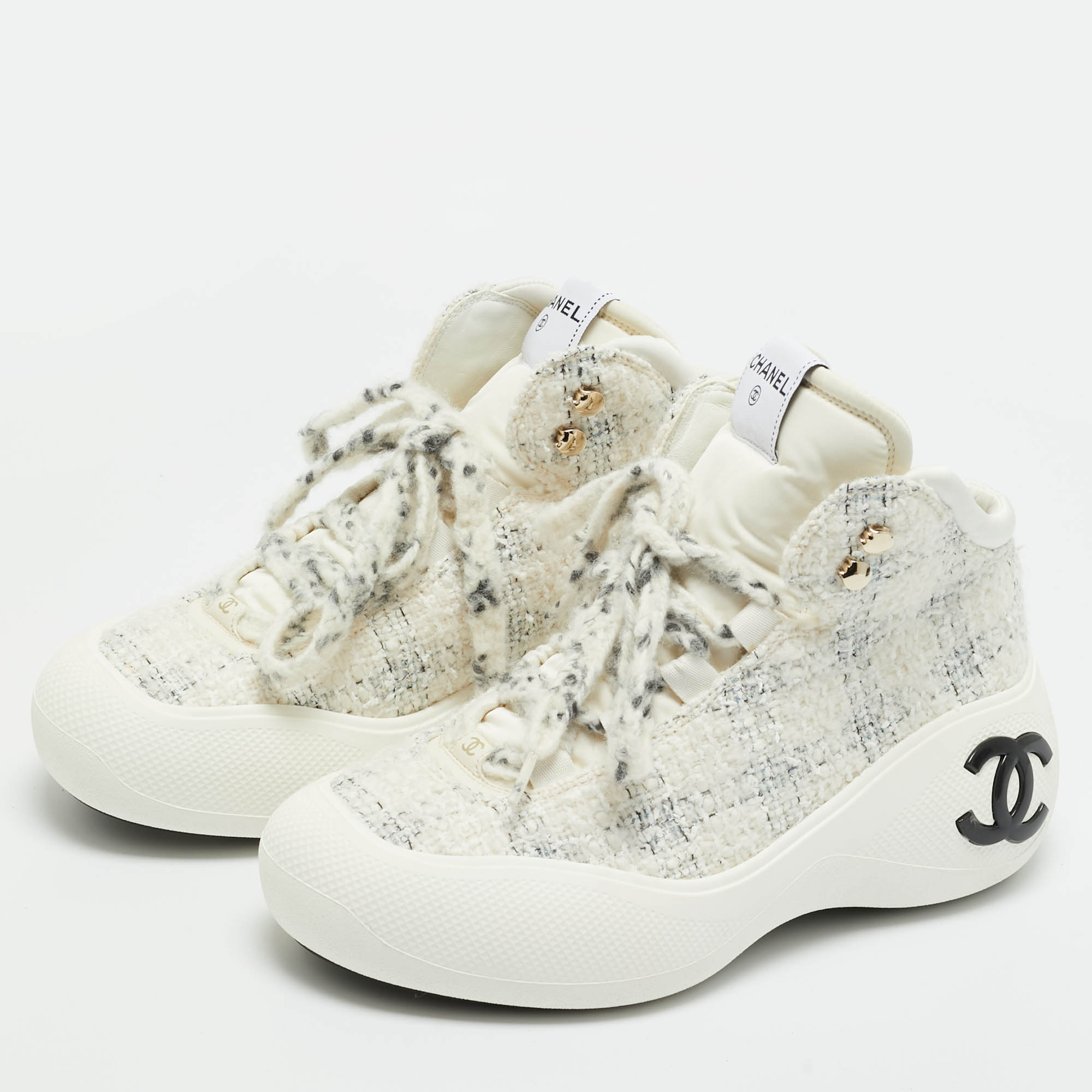 Chanel38サイズ Chanel Multicolor Leather and Nylon Low Top Sneakers Size 38