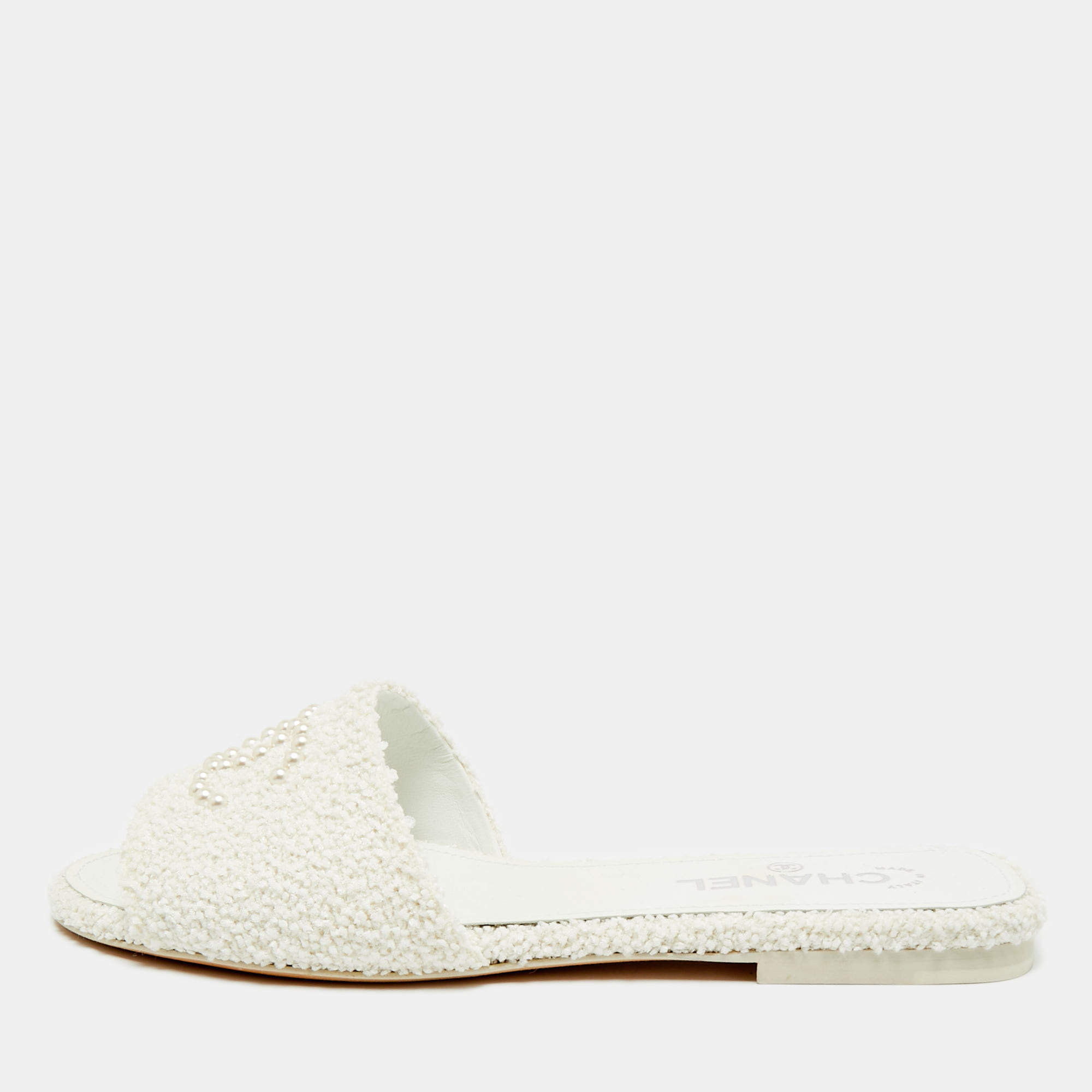 Pre Owned Chanel Interlocking CC Size 41 White Fabric Flat Slides
