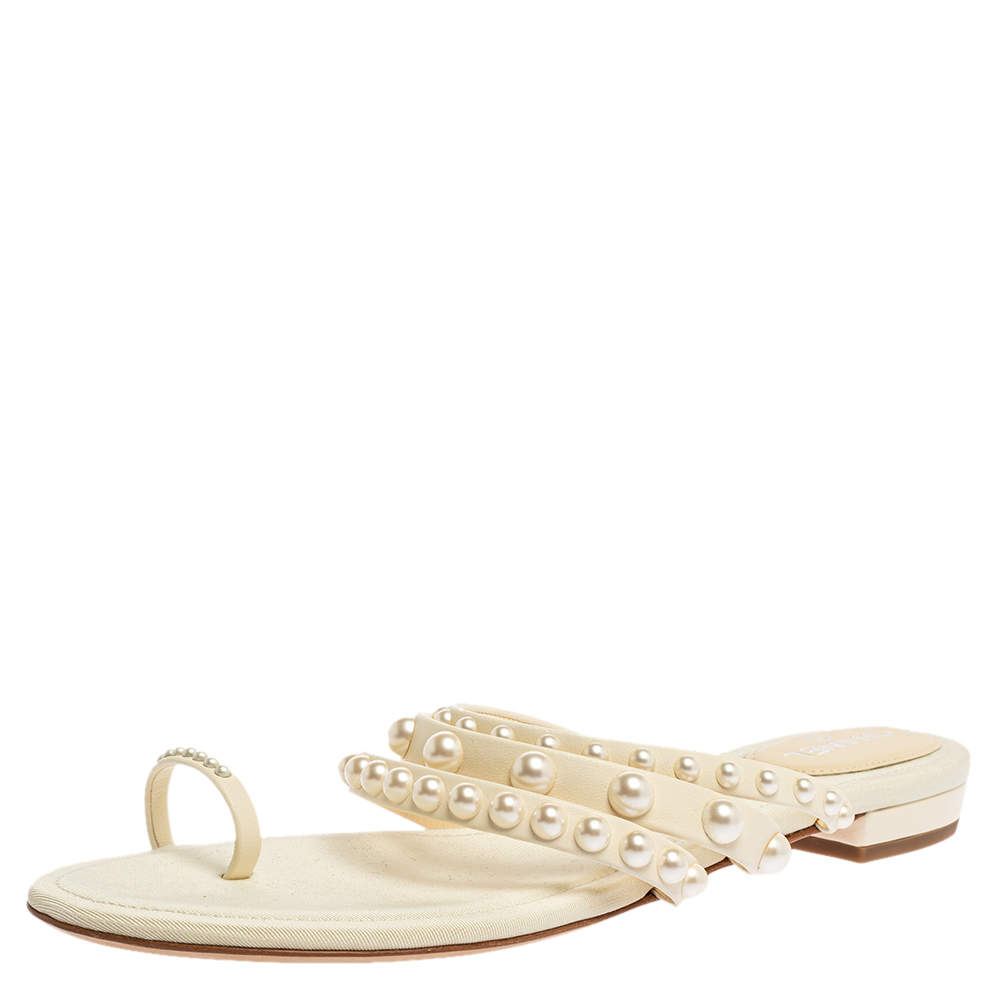 Pre Owned Chanel White Lether Faux Pearl Embellished Strappy Flat Slides Size 38.5