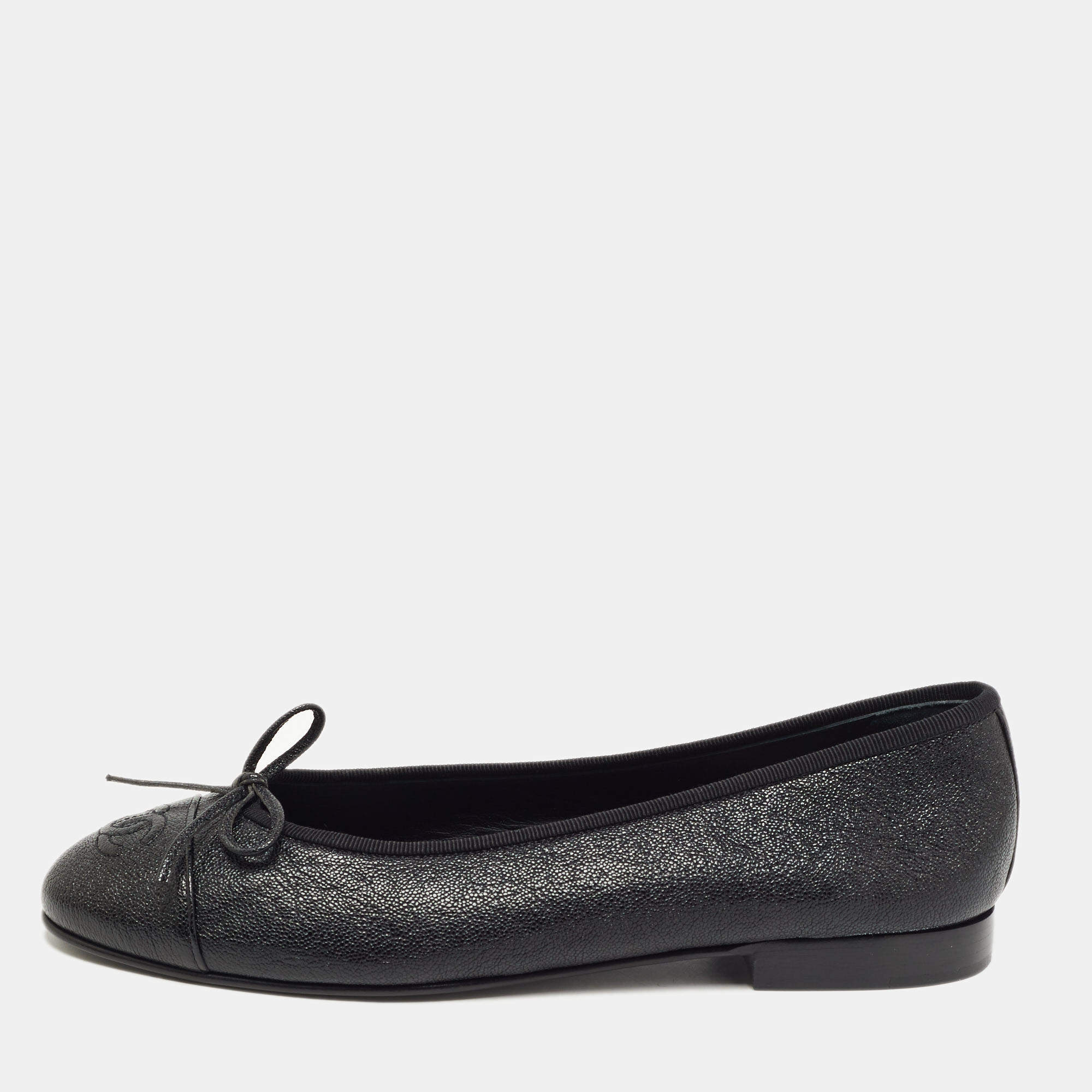 مملوكة مسبقًا Chanel Black Leather CC Bow Ballet Flats Size 38