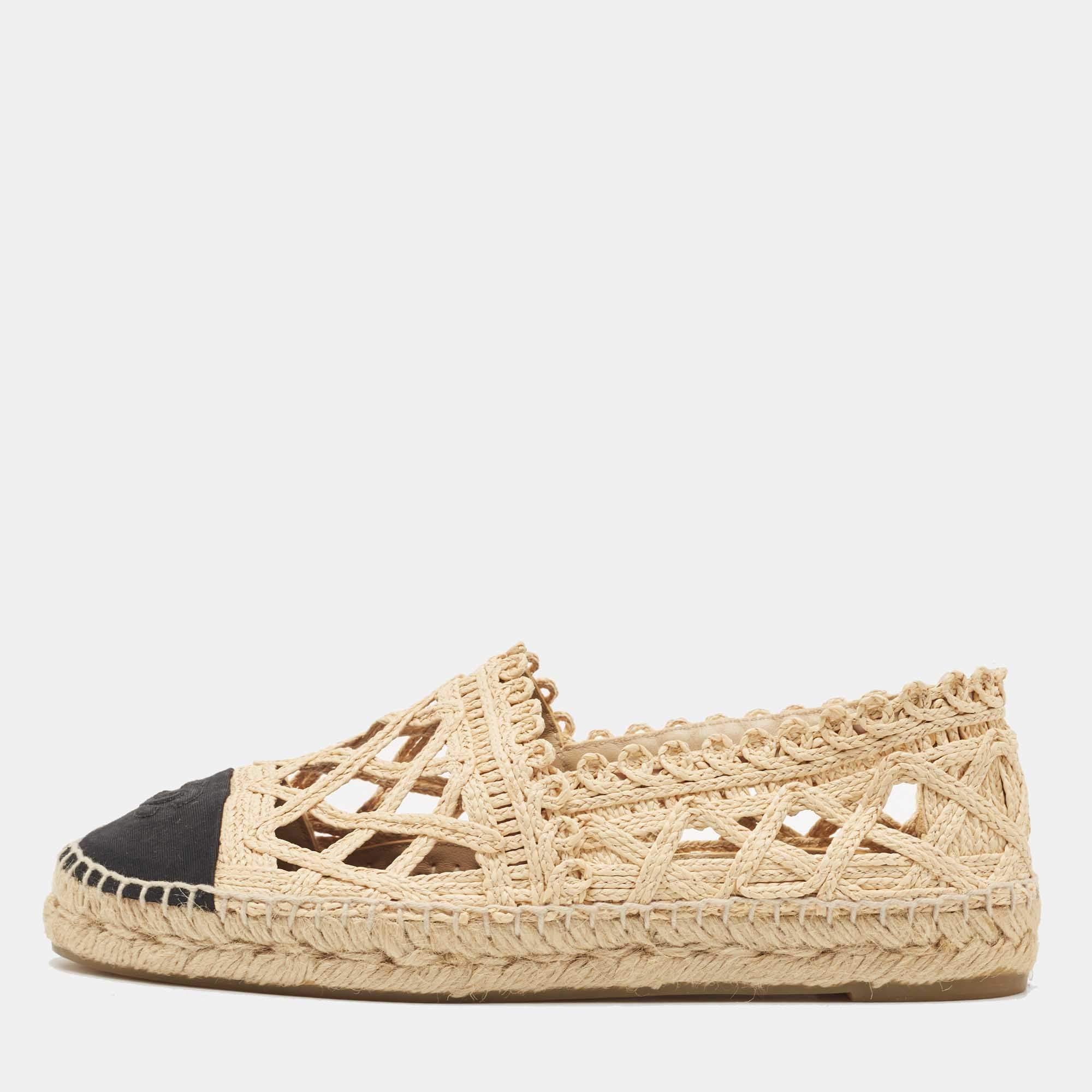 Pre Owned Chanel Beige/Black Laser Cut Raffia and CC Canvas Espadrille Flats Size 40