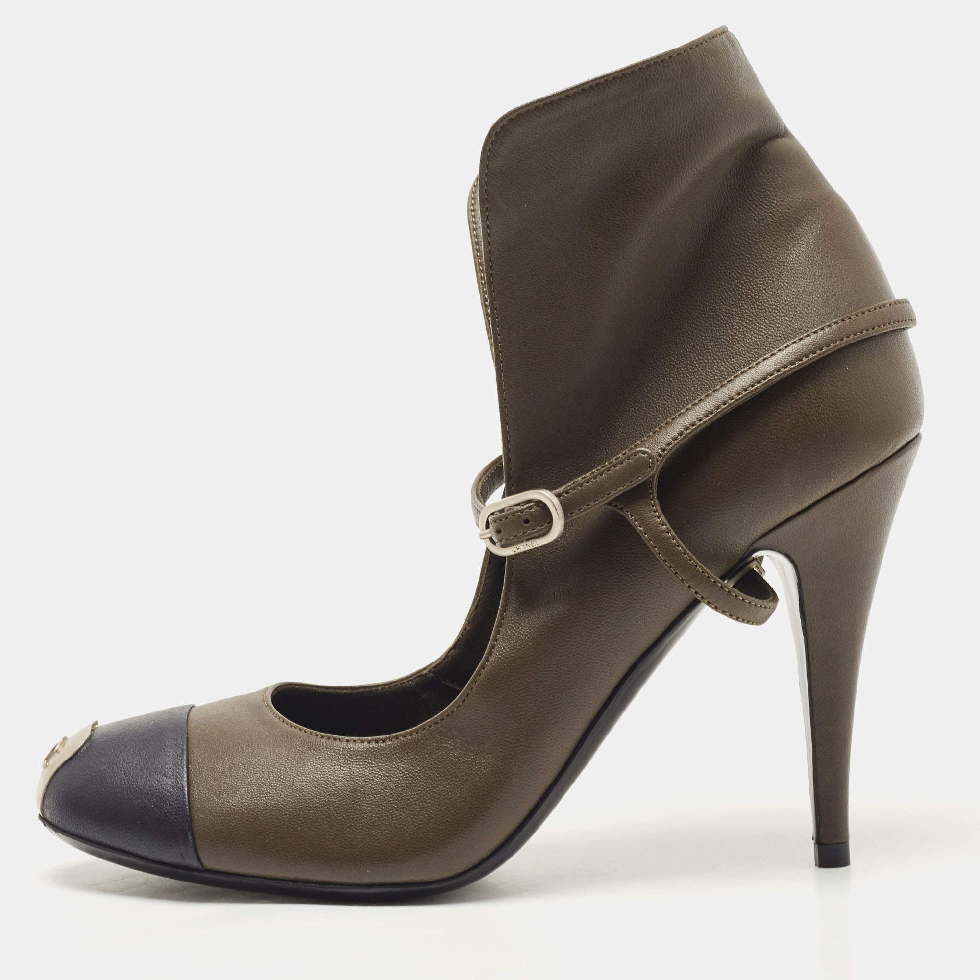 Pre Owned Chanel Green/Black Leather May Jane Pumps Size 38.5