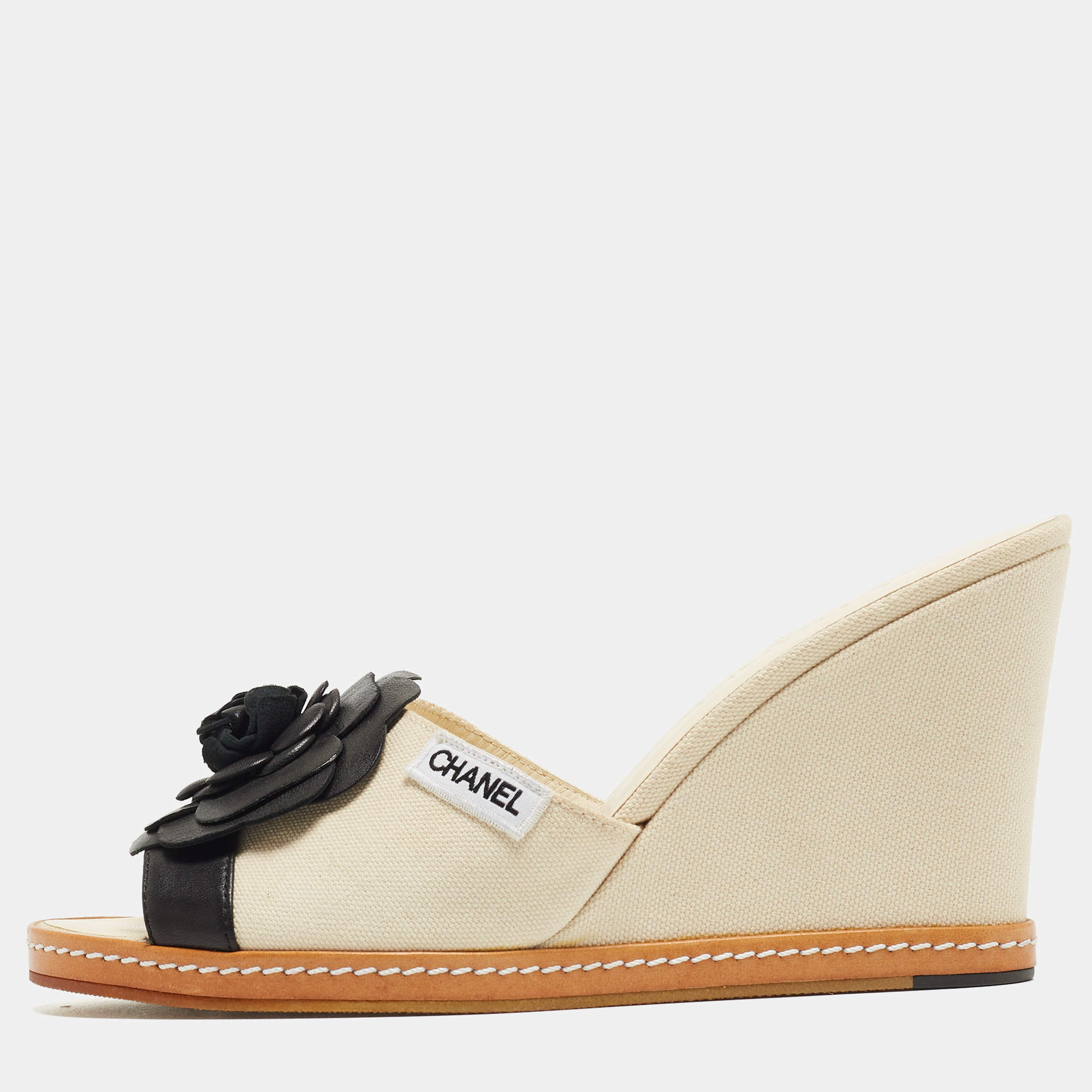 Pre Owned Chanel Cream Canvas Camellia Embellished Wedge Sandals Size 40.5