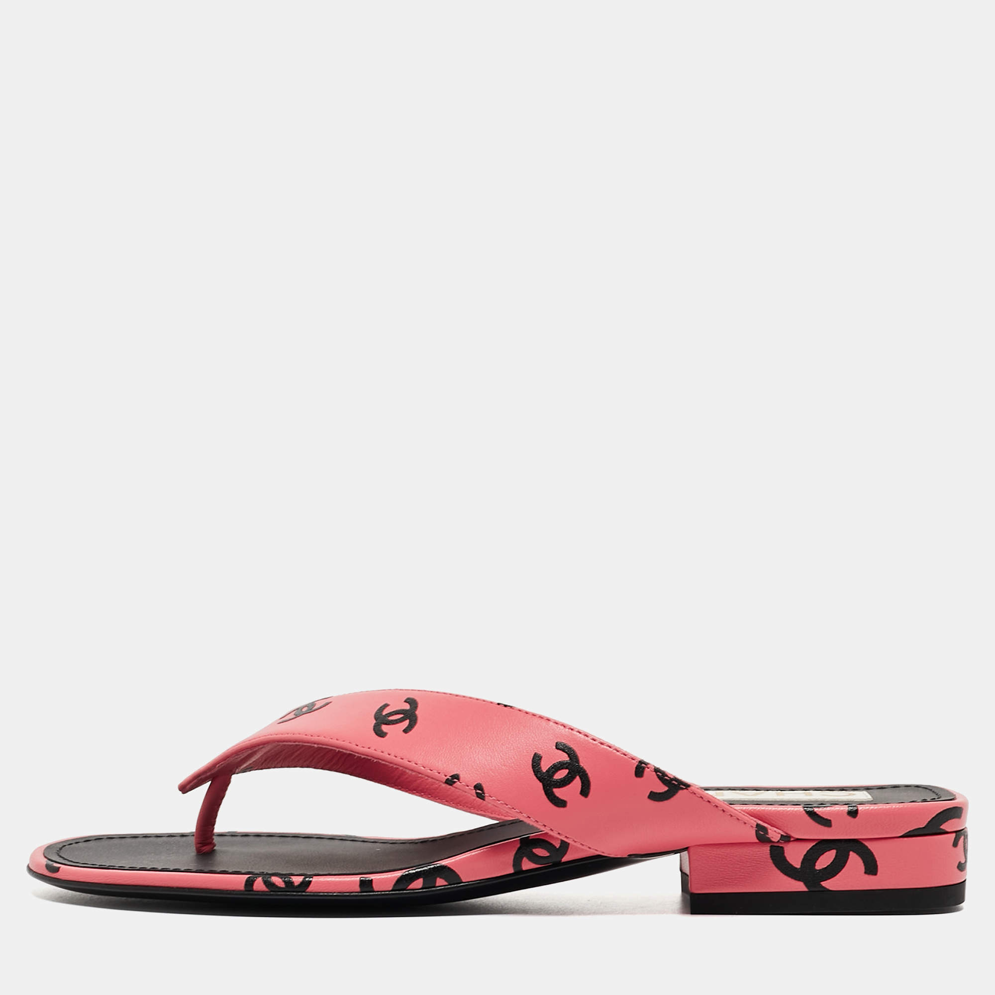Pre Owned Chanel Pink/Black CC Print Leather Thong Sandals Size 36