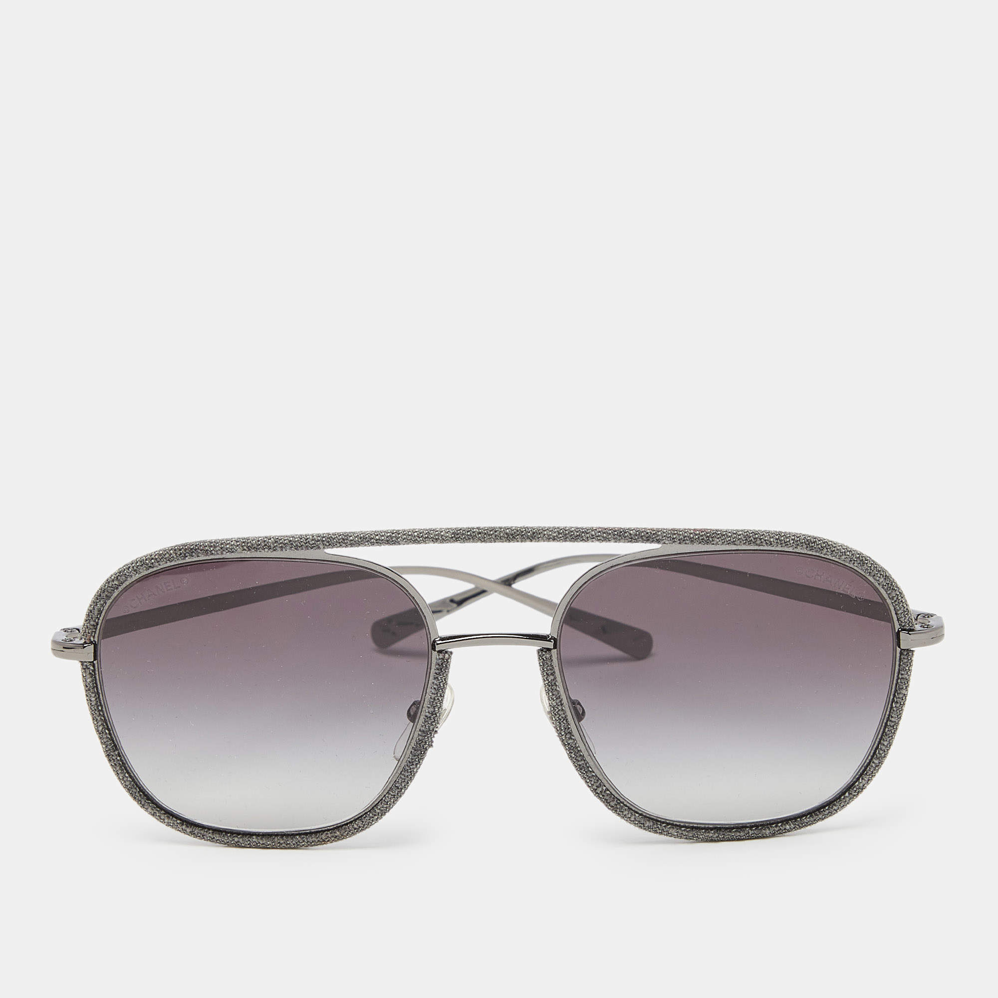 Pre Owned Chanel Gunmetal Tone/Grey Gradient 4249 Pilot Sunglasses