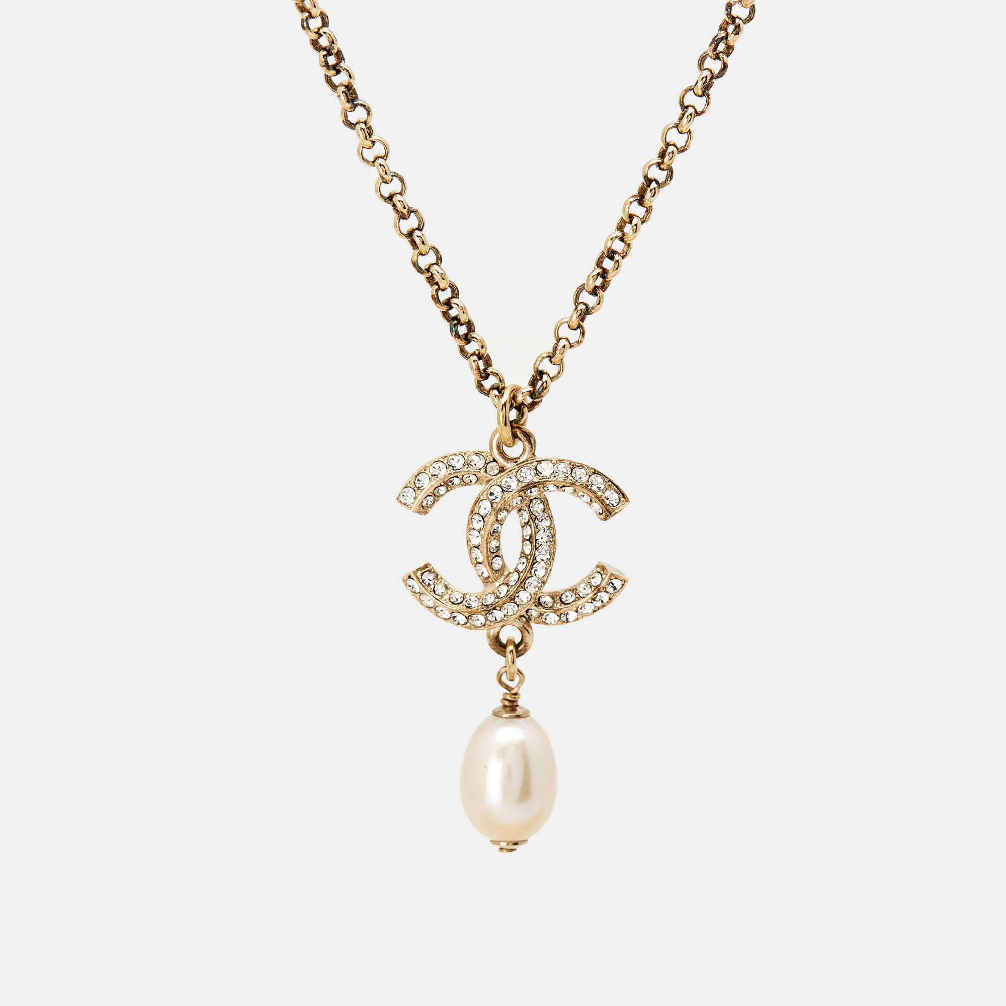 Pre Owned Chanel CC Faux Pearl Crystals Gold Tone Metal Pendant Necklace
