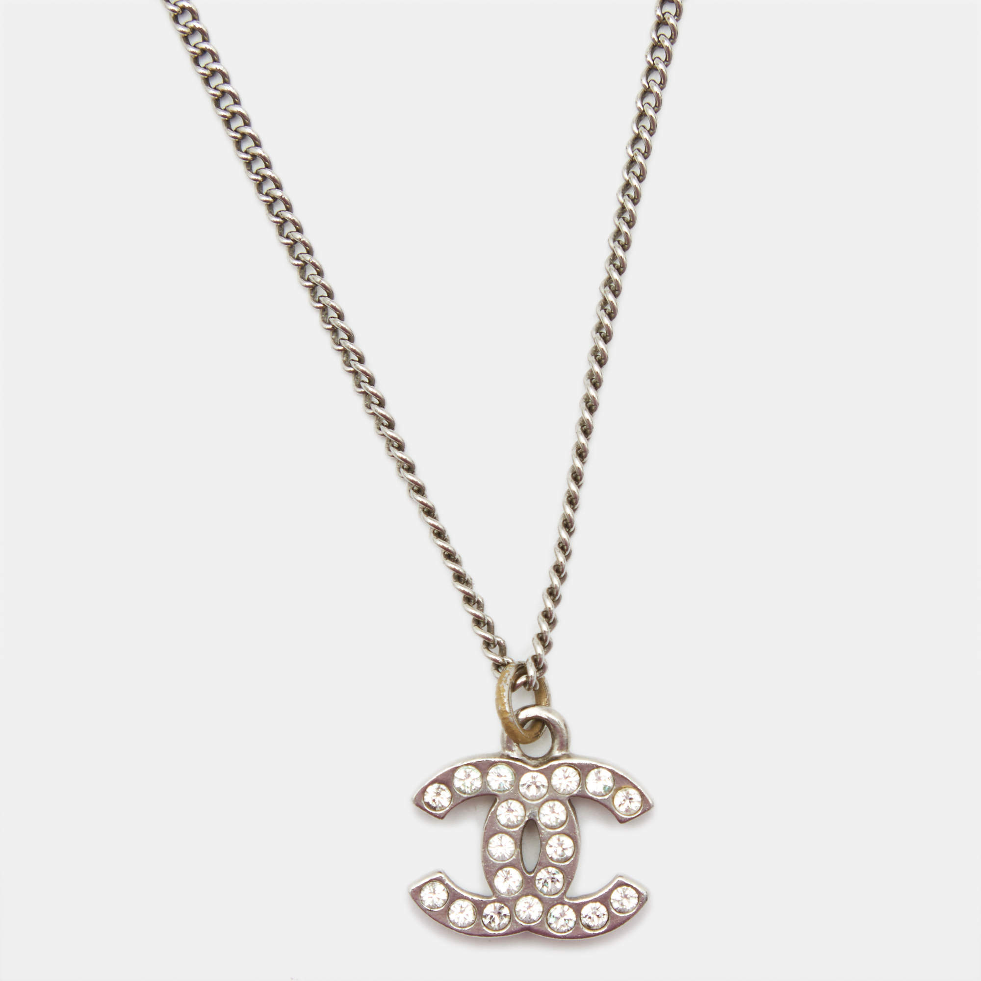 Pre Owned Chanel  CC Crystals Silver Tone Pendant Chain Necklace