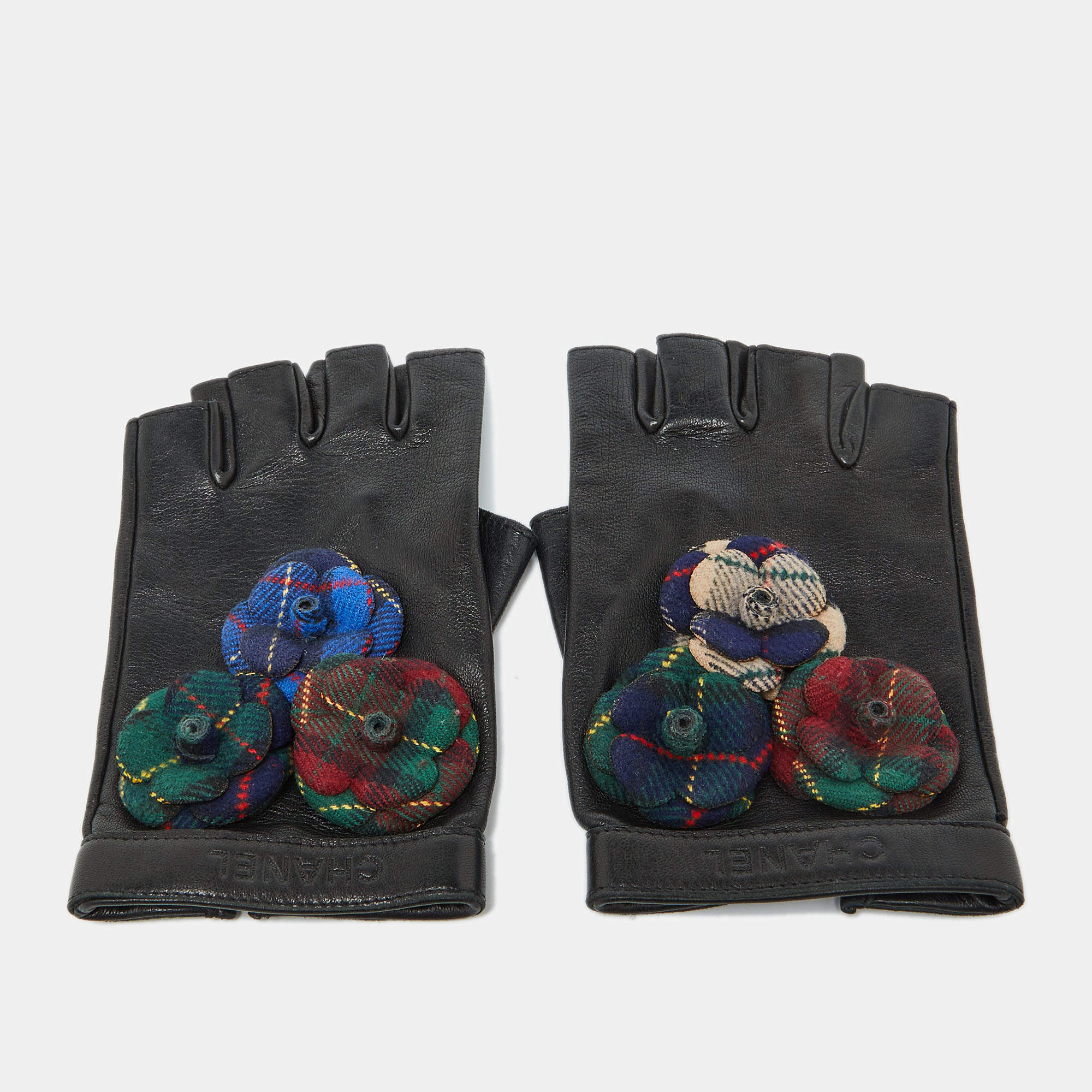 Pre Owned Chanel Black Camellia Fingerless Leather Gloves