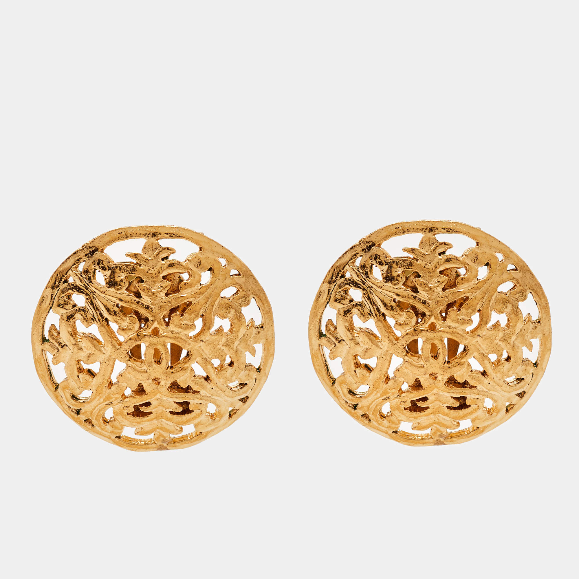 Chanel CC Vintage Gold Tone Round Clip Earrings