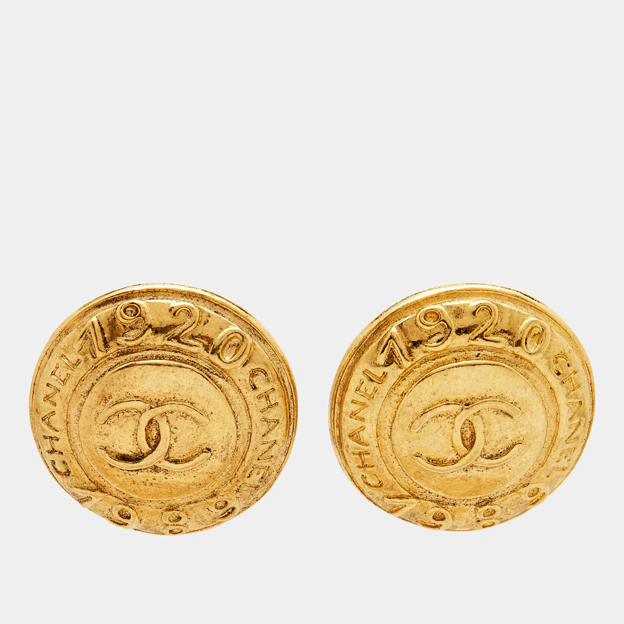 Pre Owned Chanel CC Medallion Gold Tone Clip On Earrings