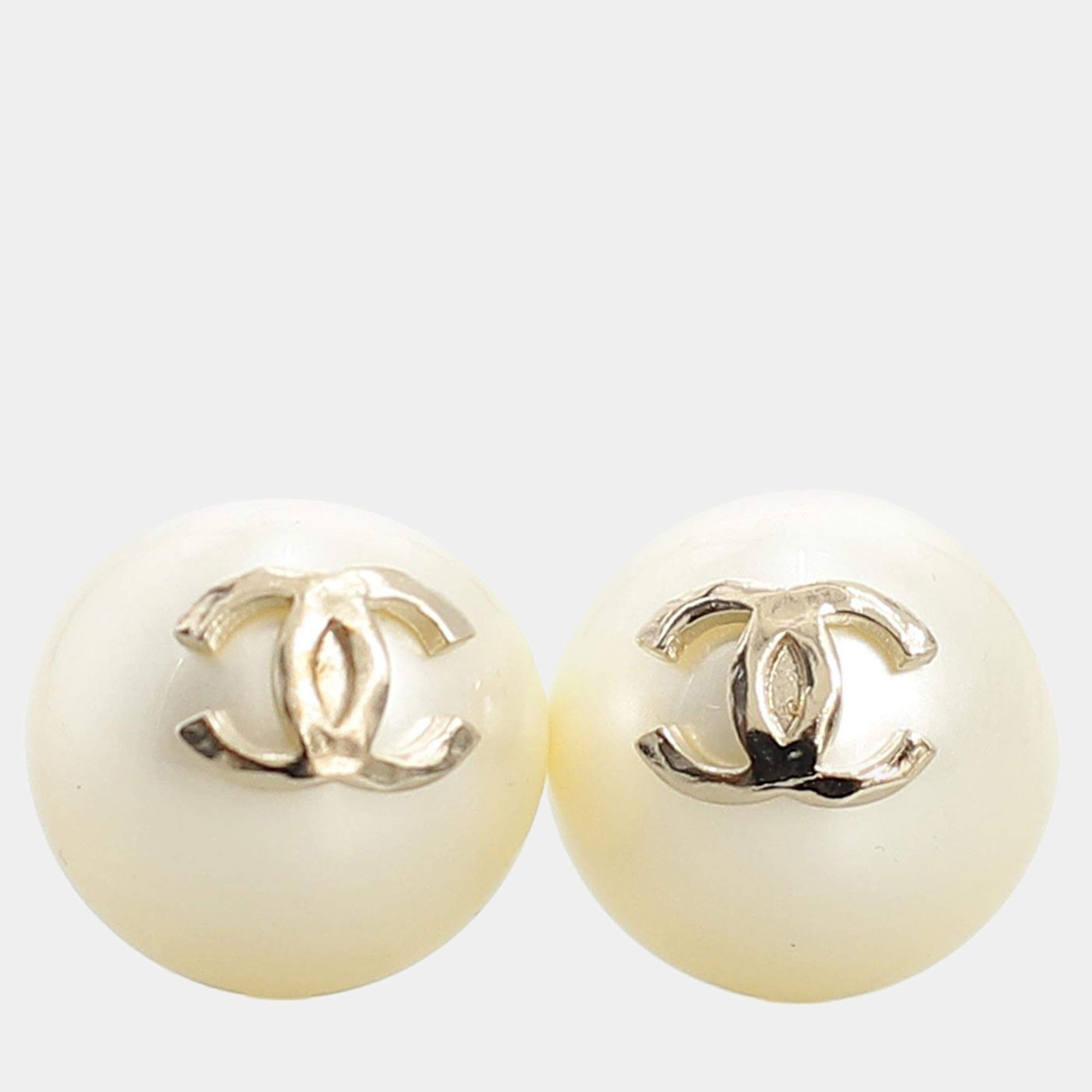 Pre Owned Chanel B16 Large CC Pearl Earrings