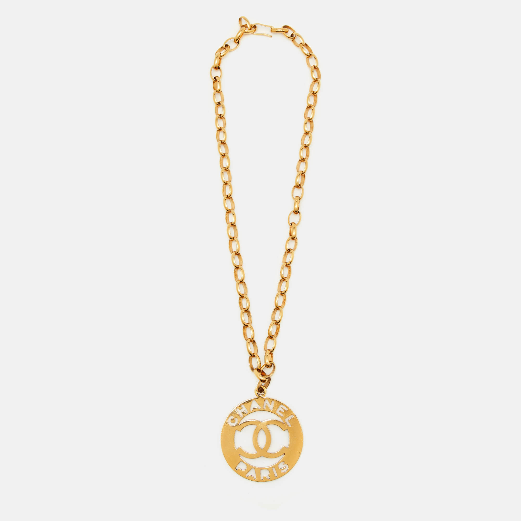 Chanel Vintage Gold Tone CC Logo Pendant Chain Belt