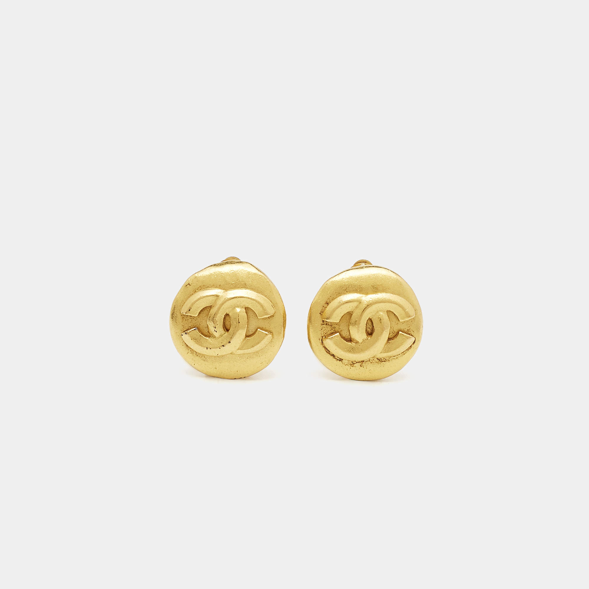 Pre Owned Chanel CC Gold Tone Clip On Earrings