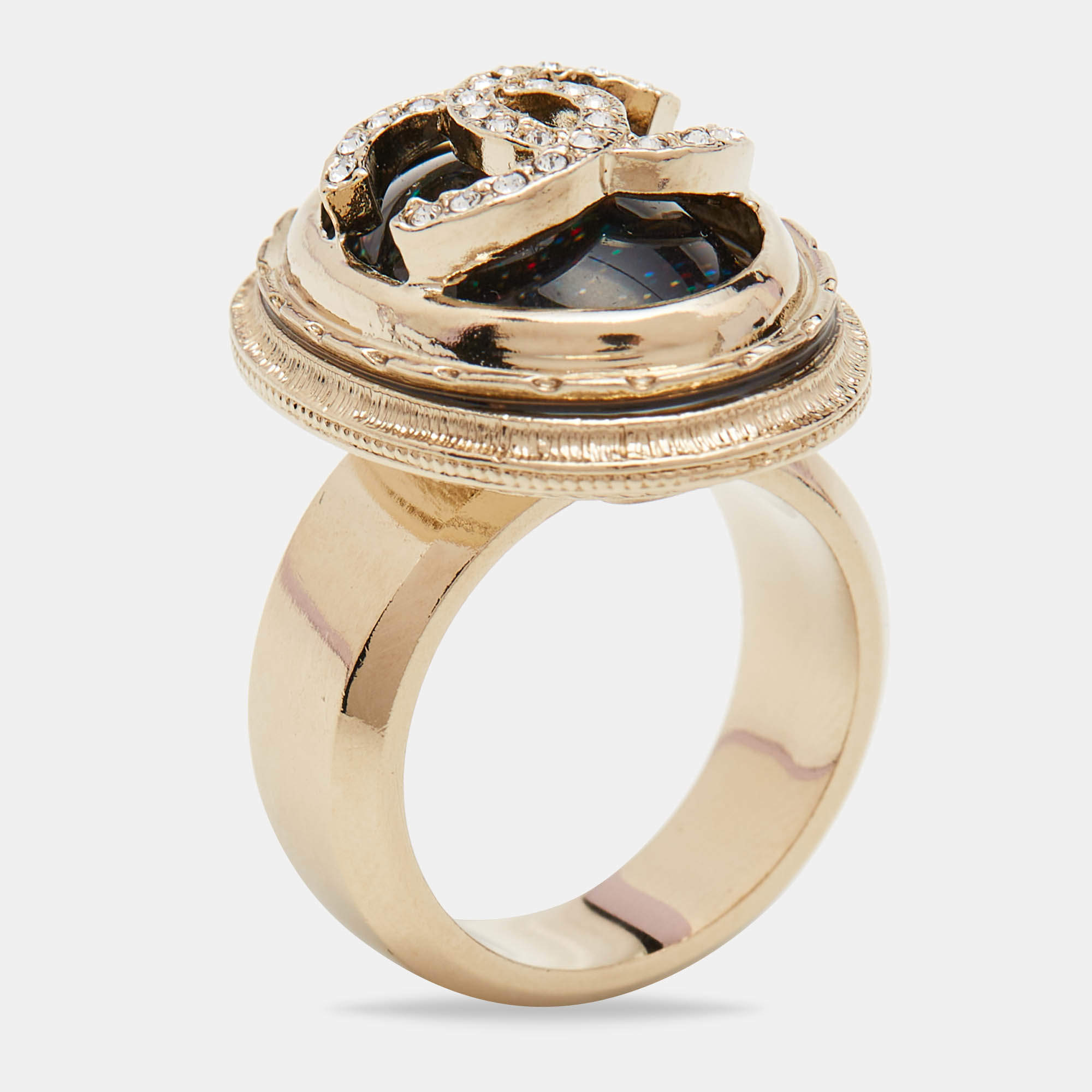 مملوكة مسبقًا Chanel CC Gripox Crystals Gold Tone Ring Size 54