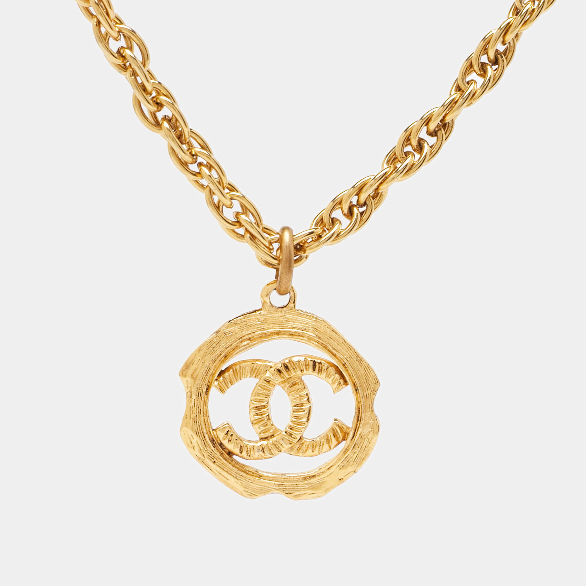 Pre Owned Chanel CC Gold Tone Pendant Necklace