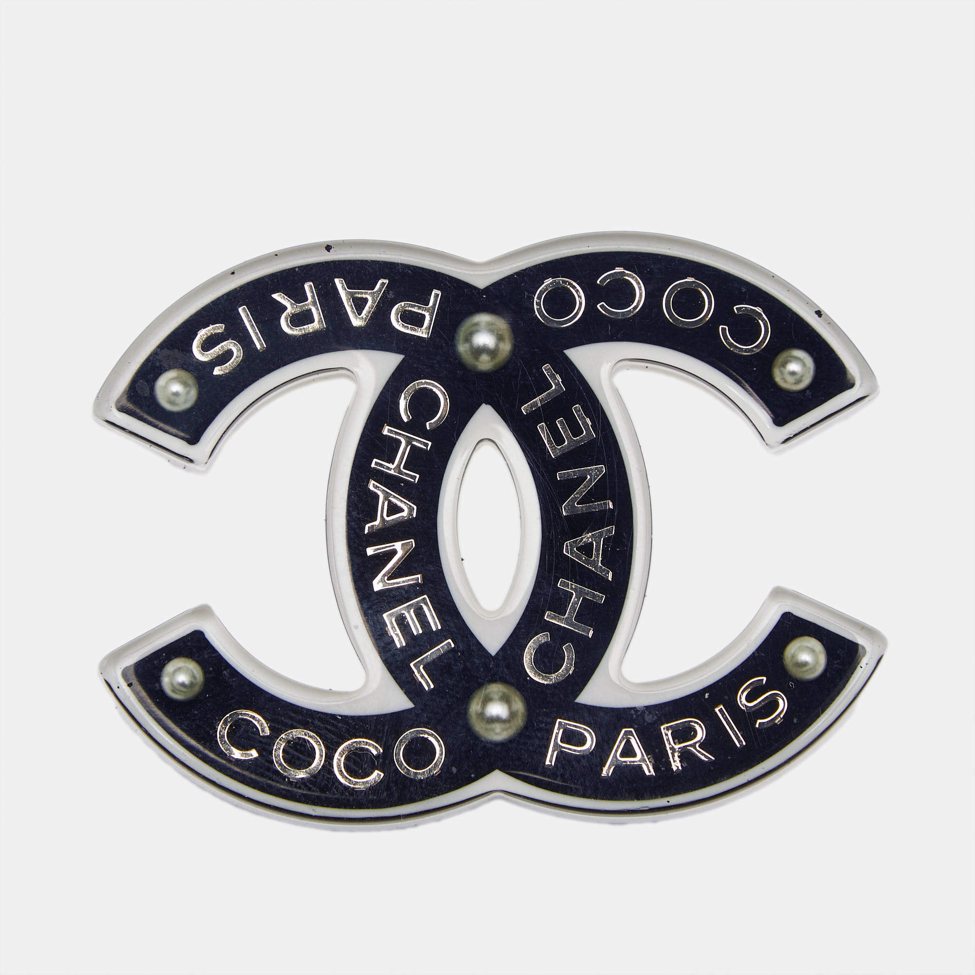 Pre Owned Chanel CC Resin Faux Pearl Gold Tone Brooch