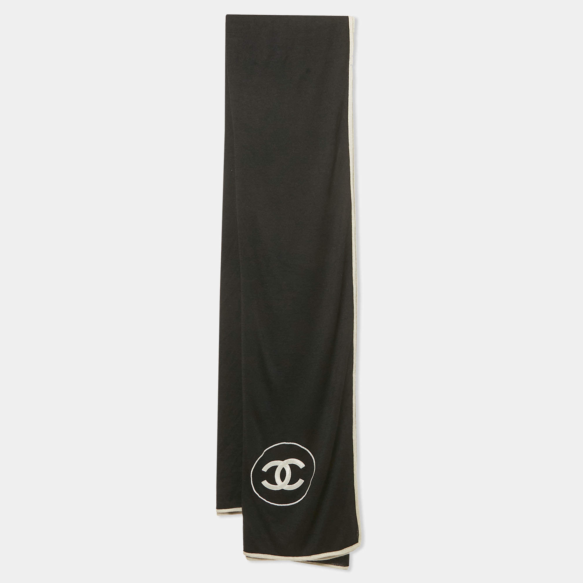 Pre Owned Chanel Black CC Embroidered Cashmere Blend Knit Scarf