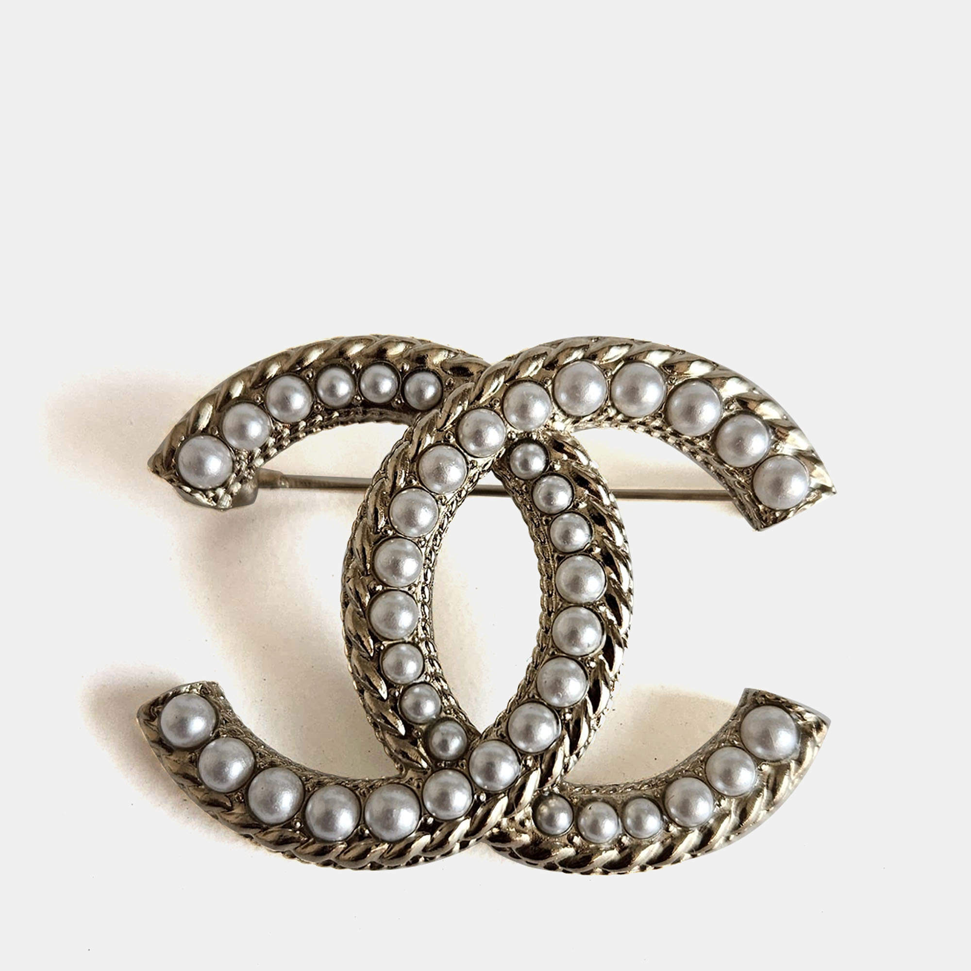 Pre Owned Chanel Gold Tone Faux Pearl CC Pin Brooch