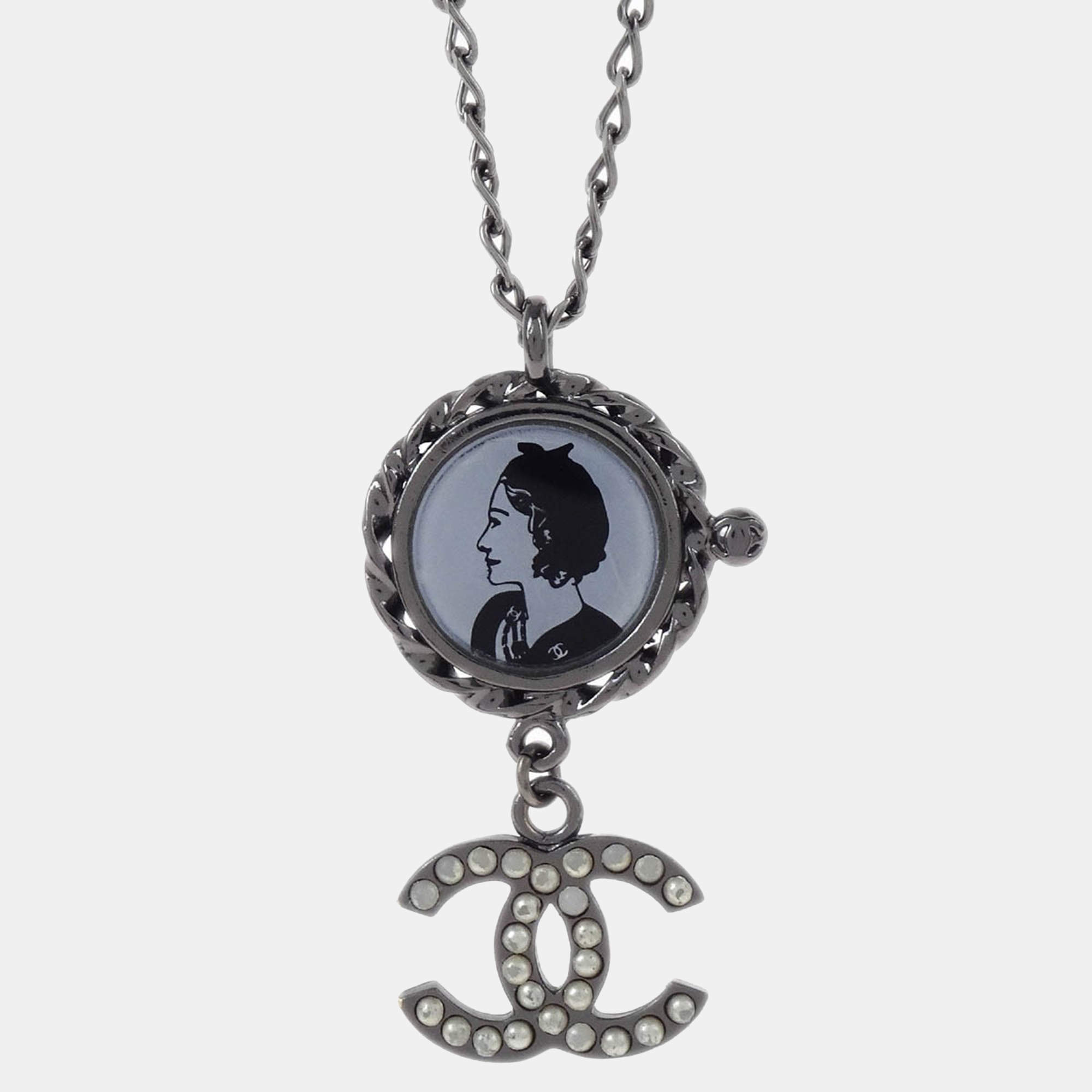 Pre Owned Chanel Mademoiselle CC  Silver Pearl Chain Pendant Necklace 