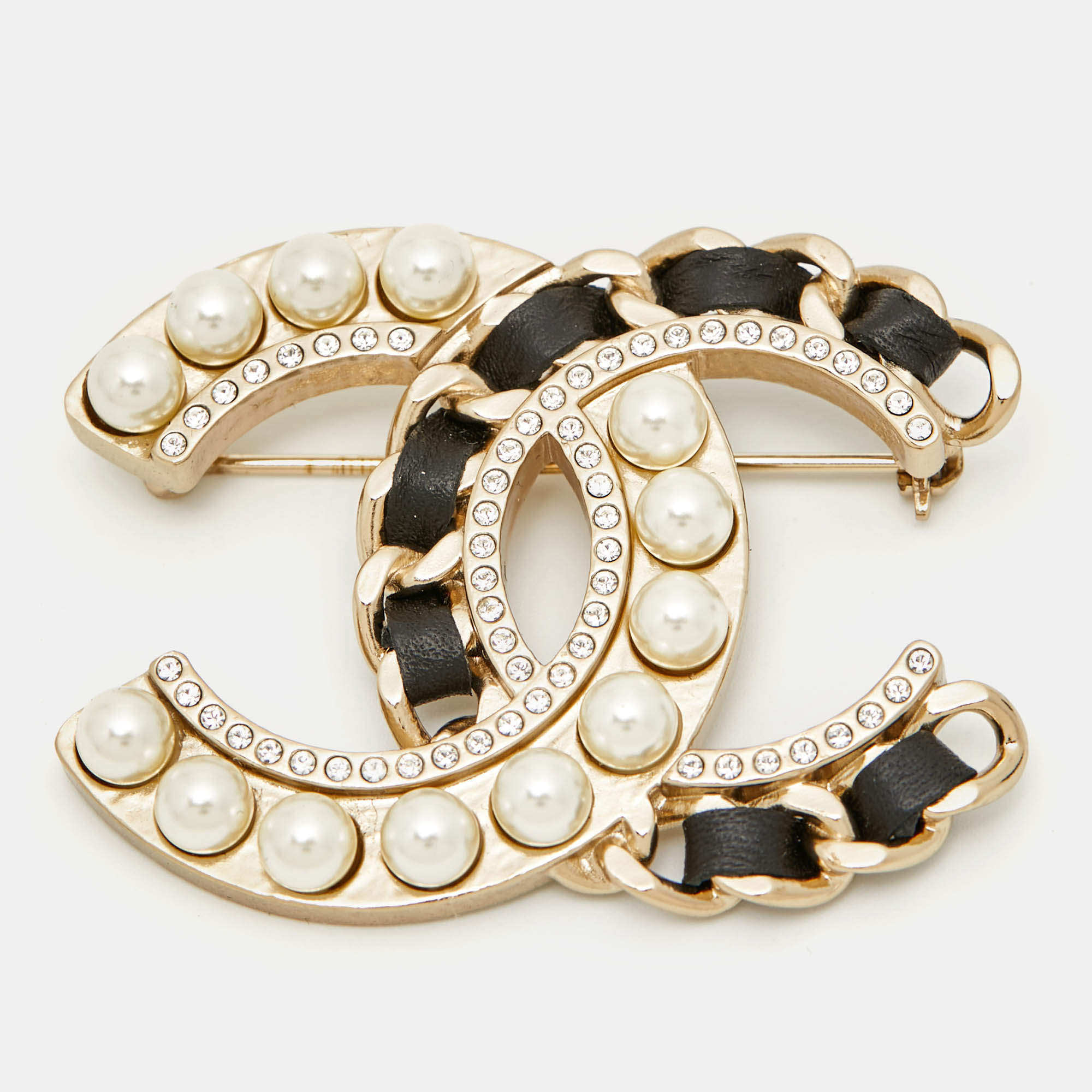 Pre Owned Chanel CC Crystals Faux Pearl Leather Gold Tone Brooch