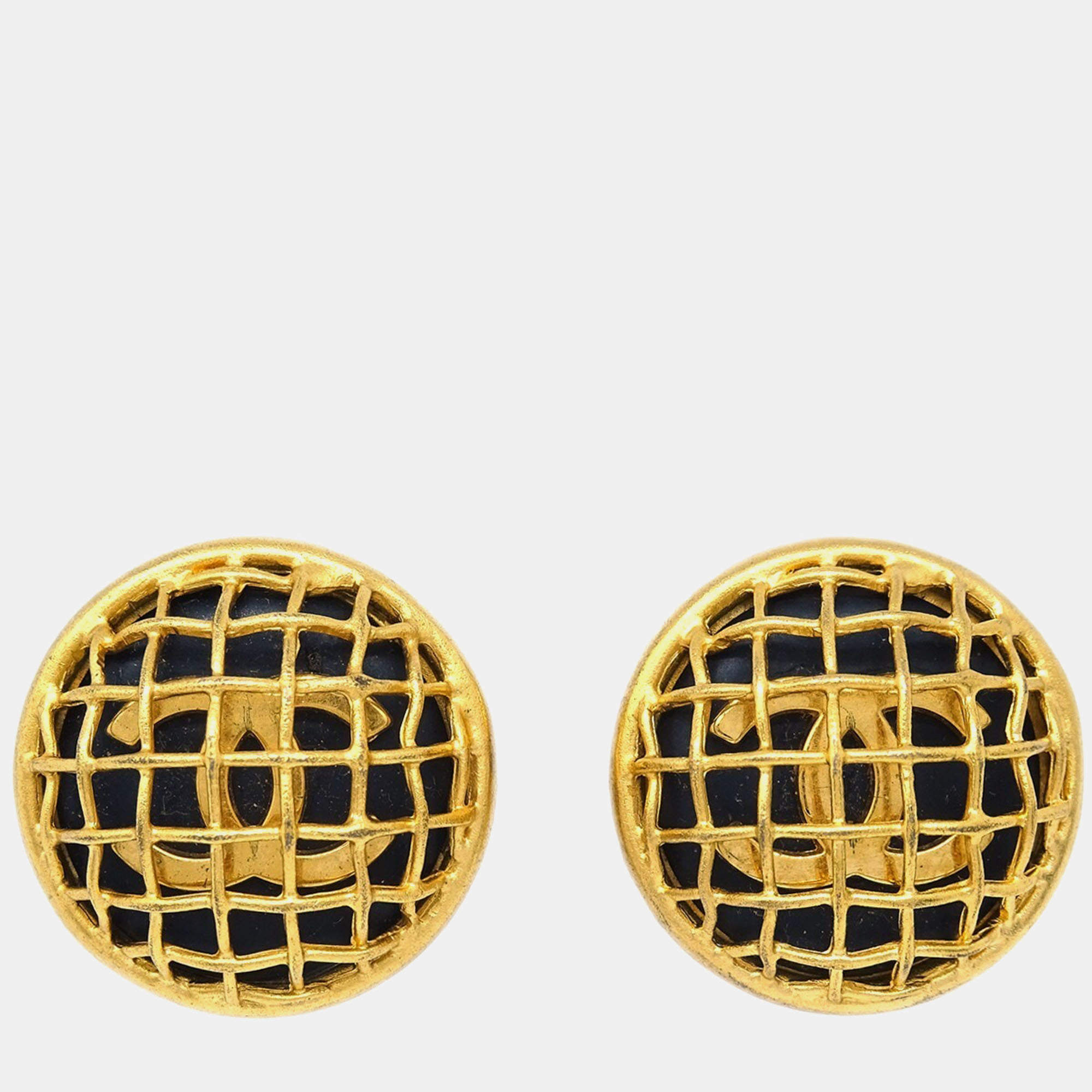 Pre Owned Chanel Button Earrings Clip-On Gold