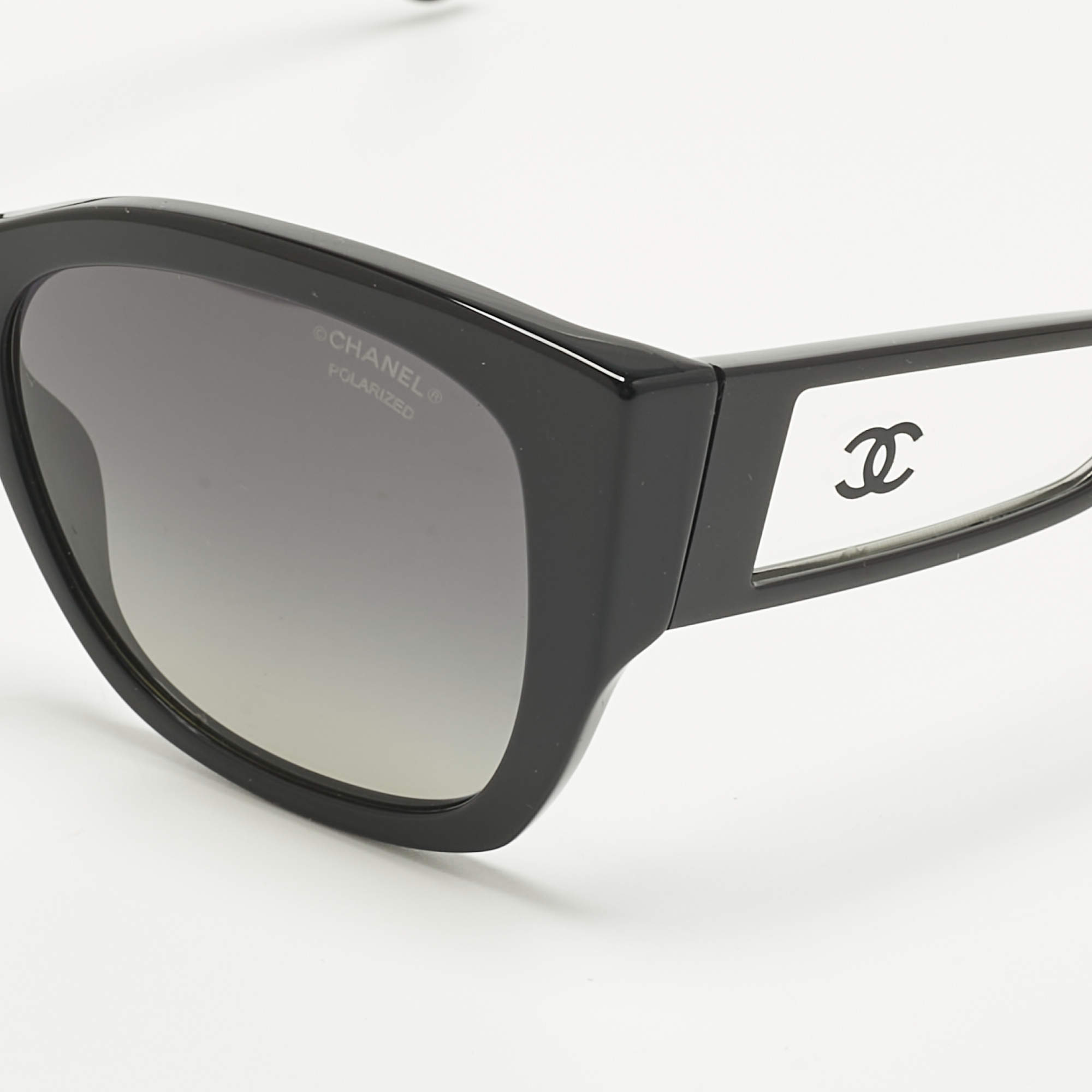 ようこ様予約⭐︎CHANEL ラウンド型サングラス ブラック/ベージュ箱無し ようこ様予約⭐︎CHANEL ラウンド型サングラス ブラック