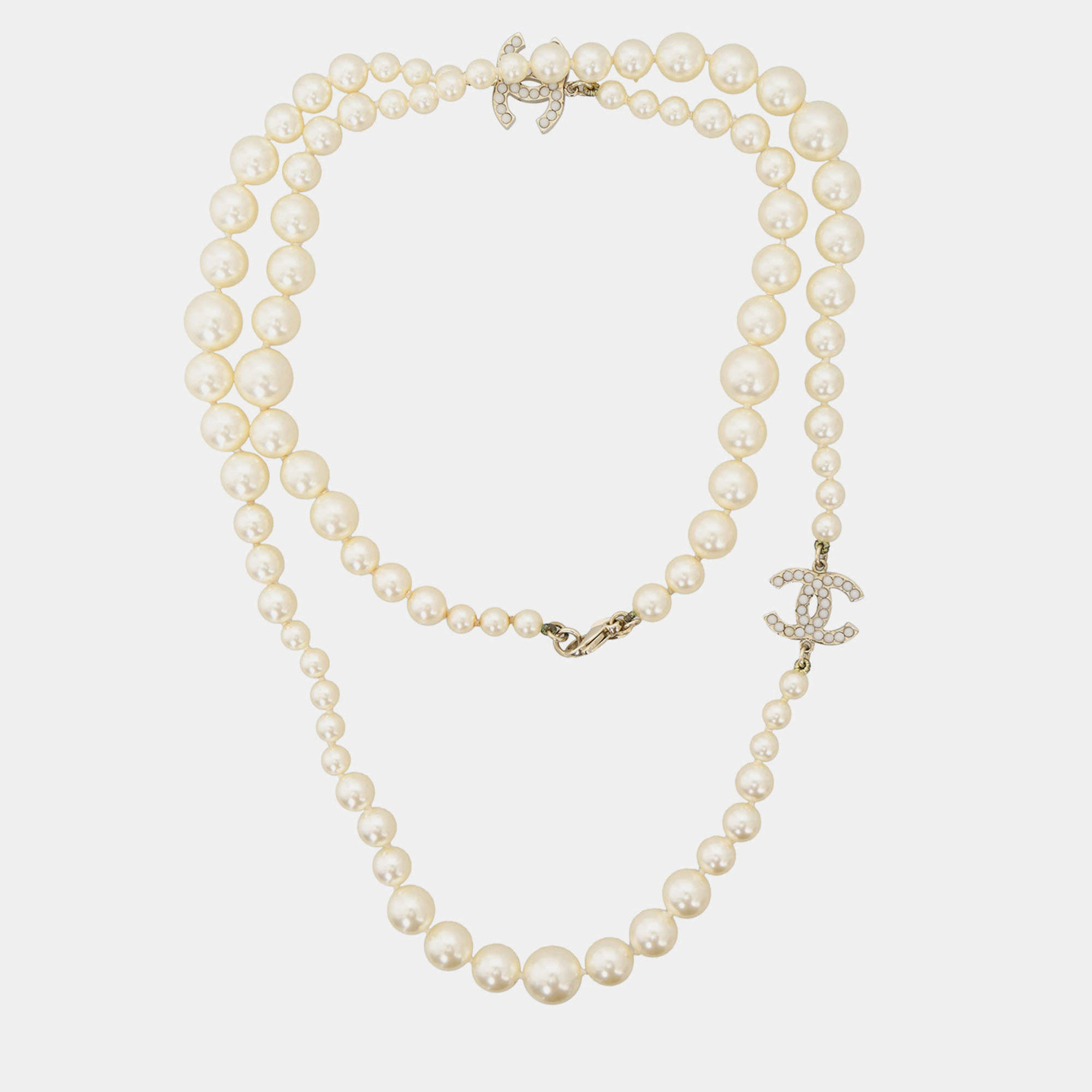Pre Owned Chanel CC 09 V Pearl Necklace