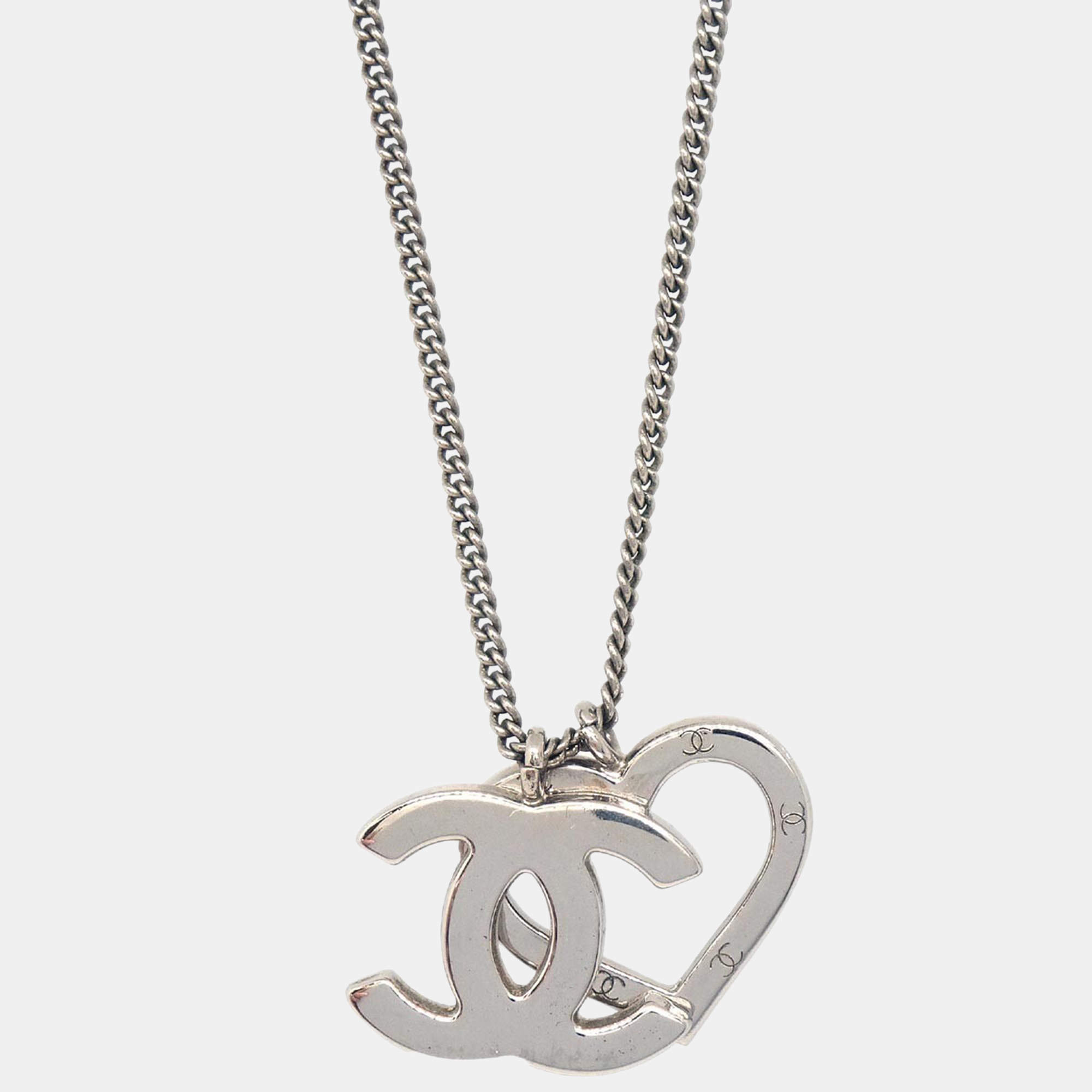 Pre Owned Chanel CC Heart Chain Necklace Silver