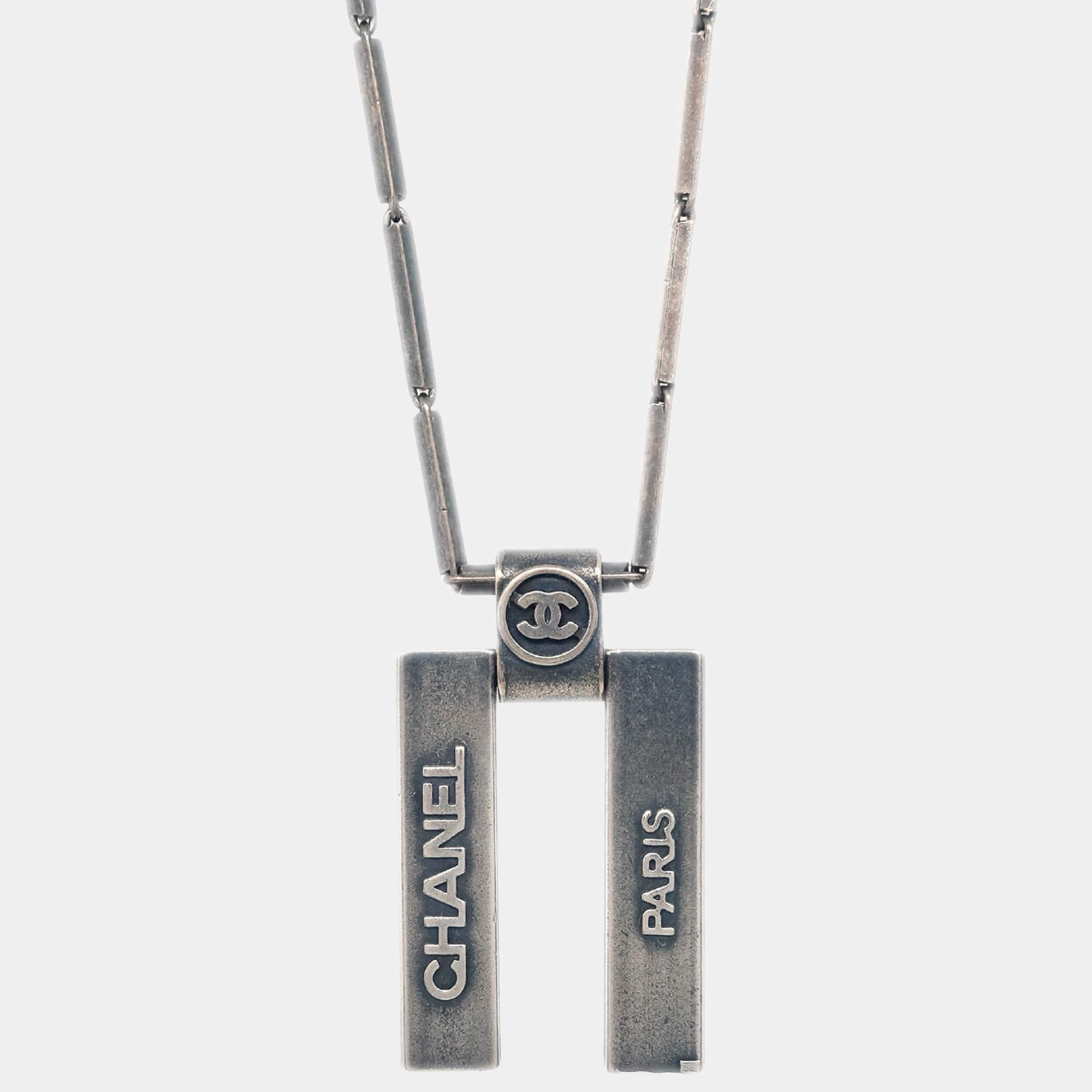 Pre Owned Chanel Plate Chain Necklace Silver