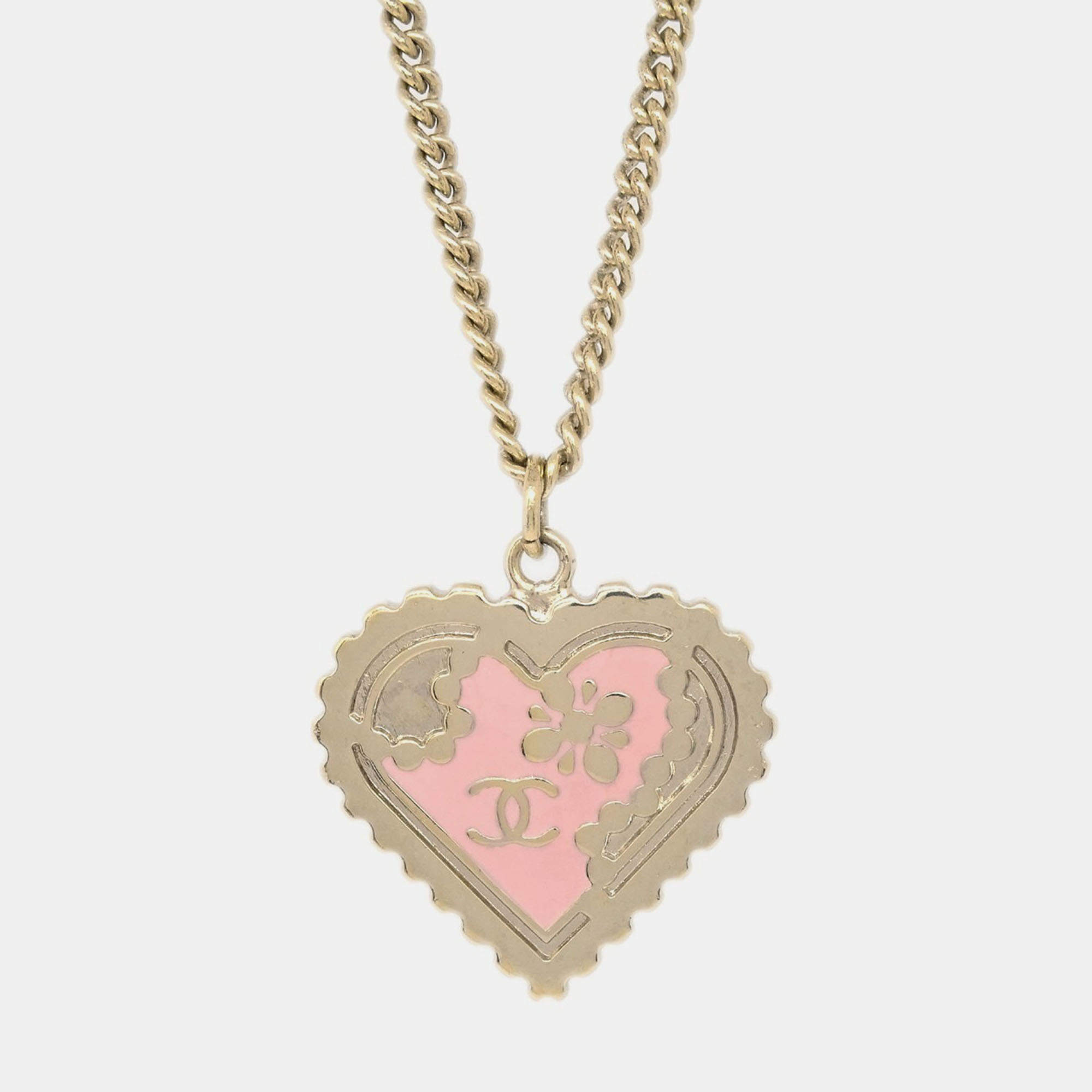 Pre Owned Chanel Heart Chain Pendant Necklace Gold
