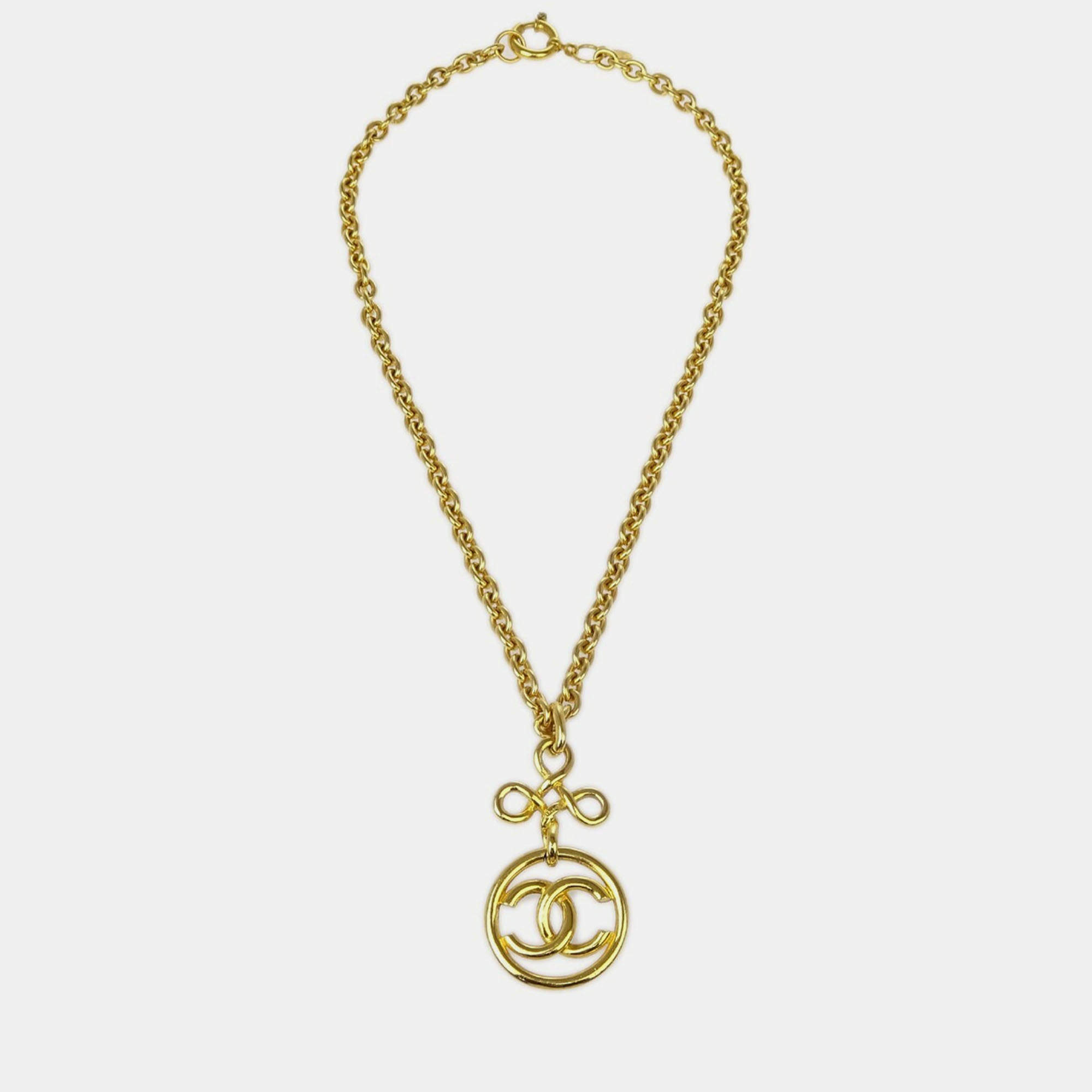 Pre Owned Chanel Gold Medallion Chain Pendant Necklace