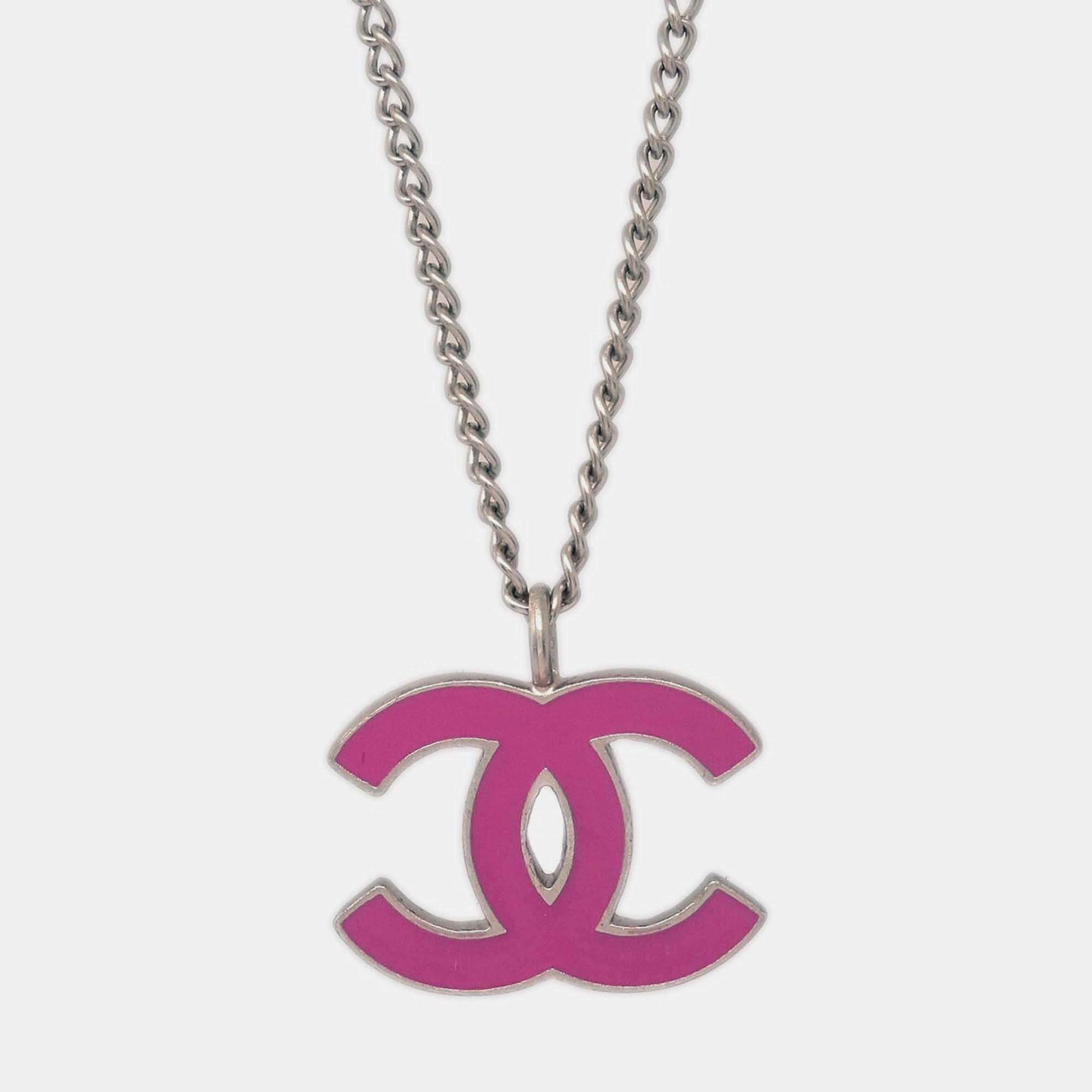 Pre Owned Chanel Pink Silver Plated CC Chain Necklace Pendant