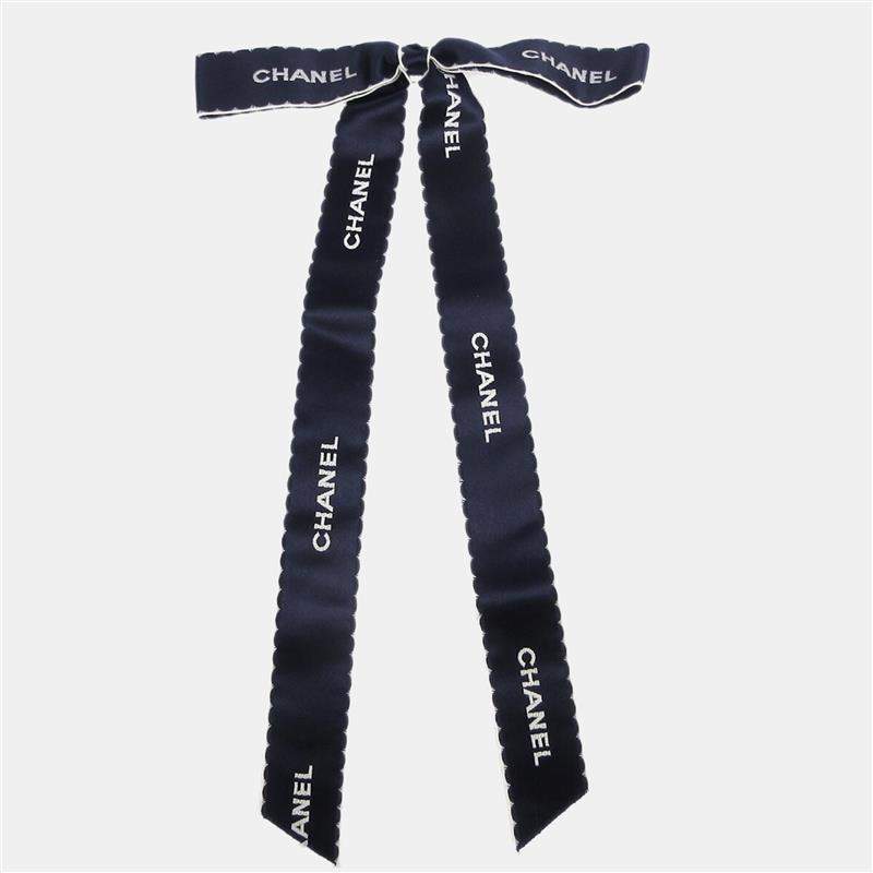 مملوكة مسبقًا Chanel Bow Motif Brooch Pin Navy Satin