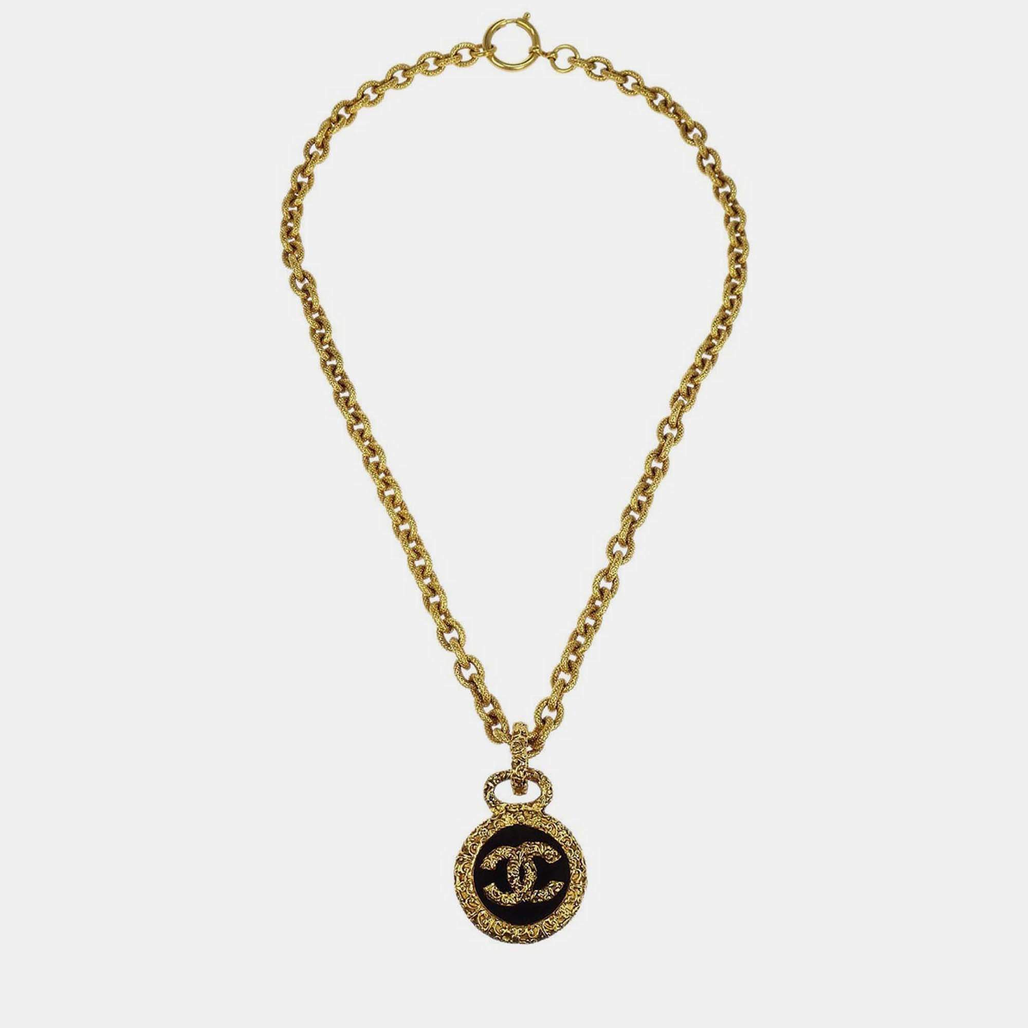 Pre Owned Chanel Medallion Gold Chain Pendant Necklace