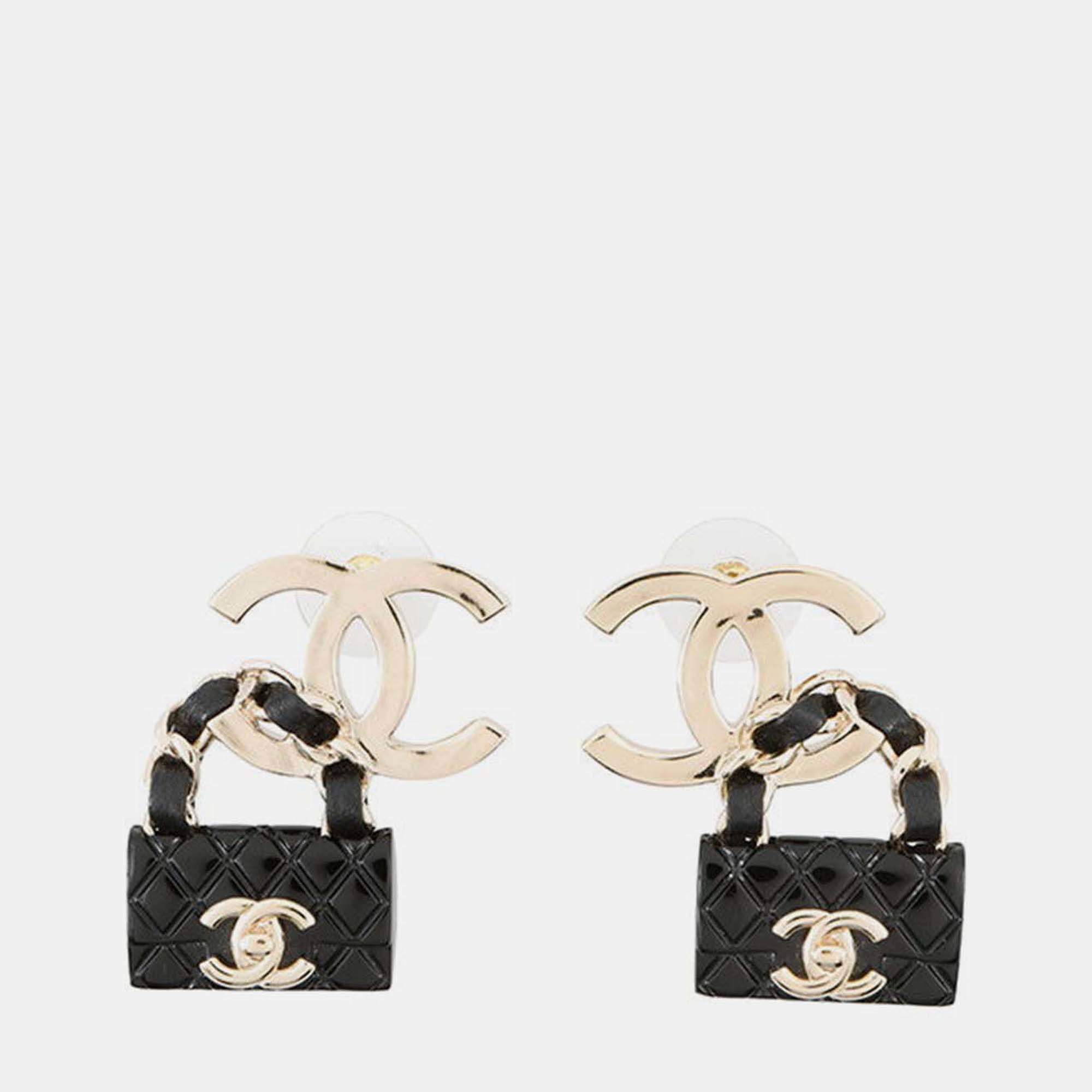 Pre Owned Chanel Matelasse bag Motif Metal Earrings