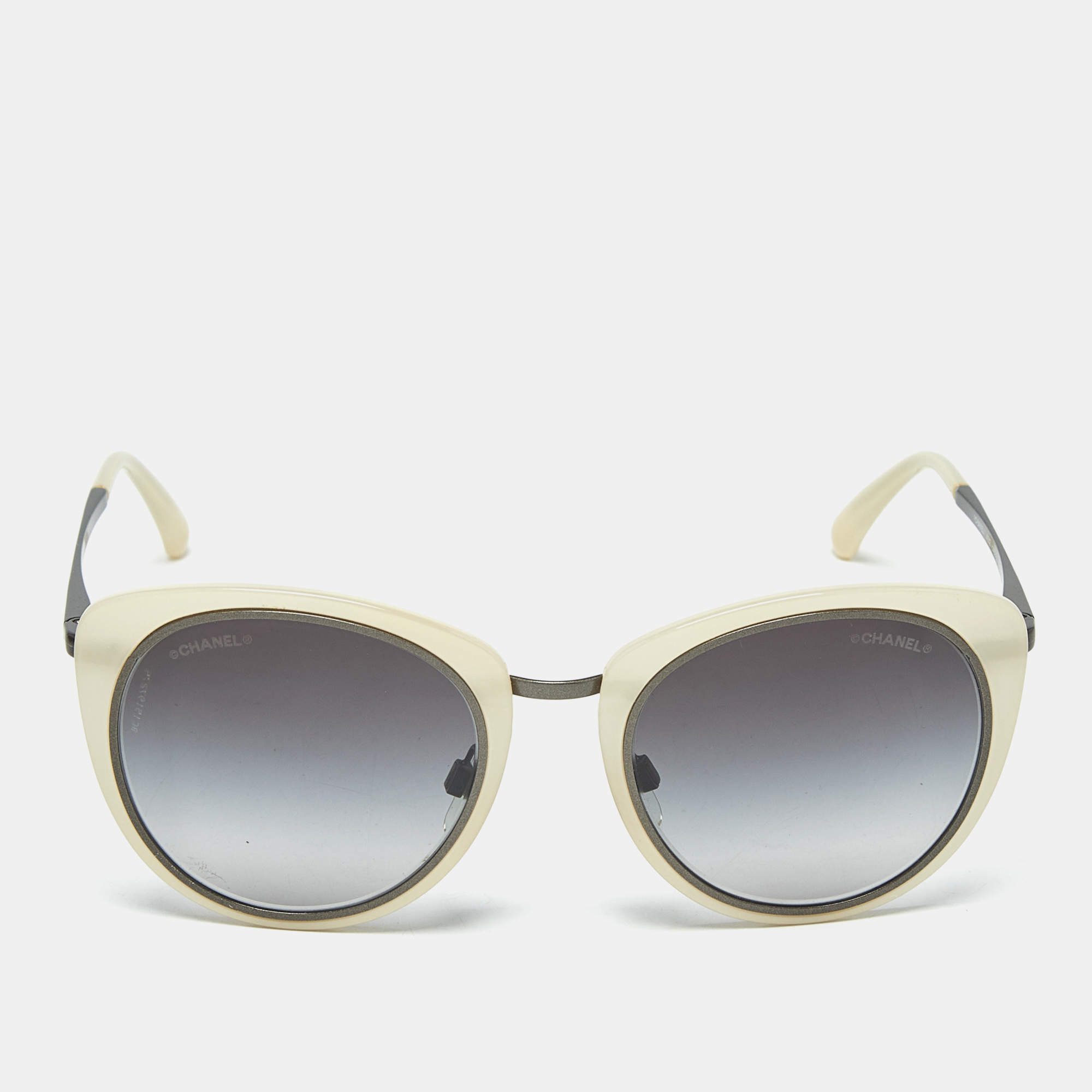 Pre Owned Chanel White/Grey Gradient 4202 Frame Round Sunglasses