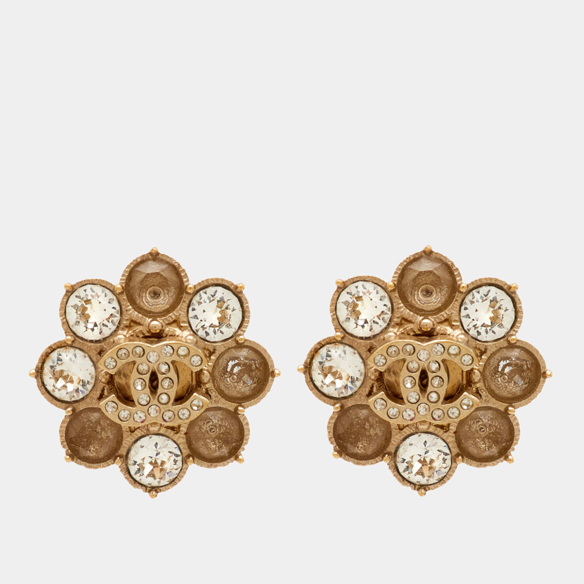 Pre Owned Chanel CC Crystals Gold Tone Stud earrings