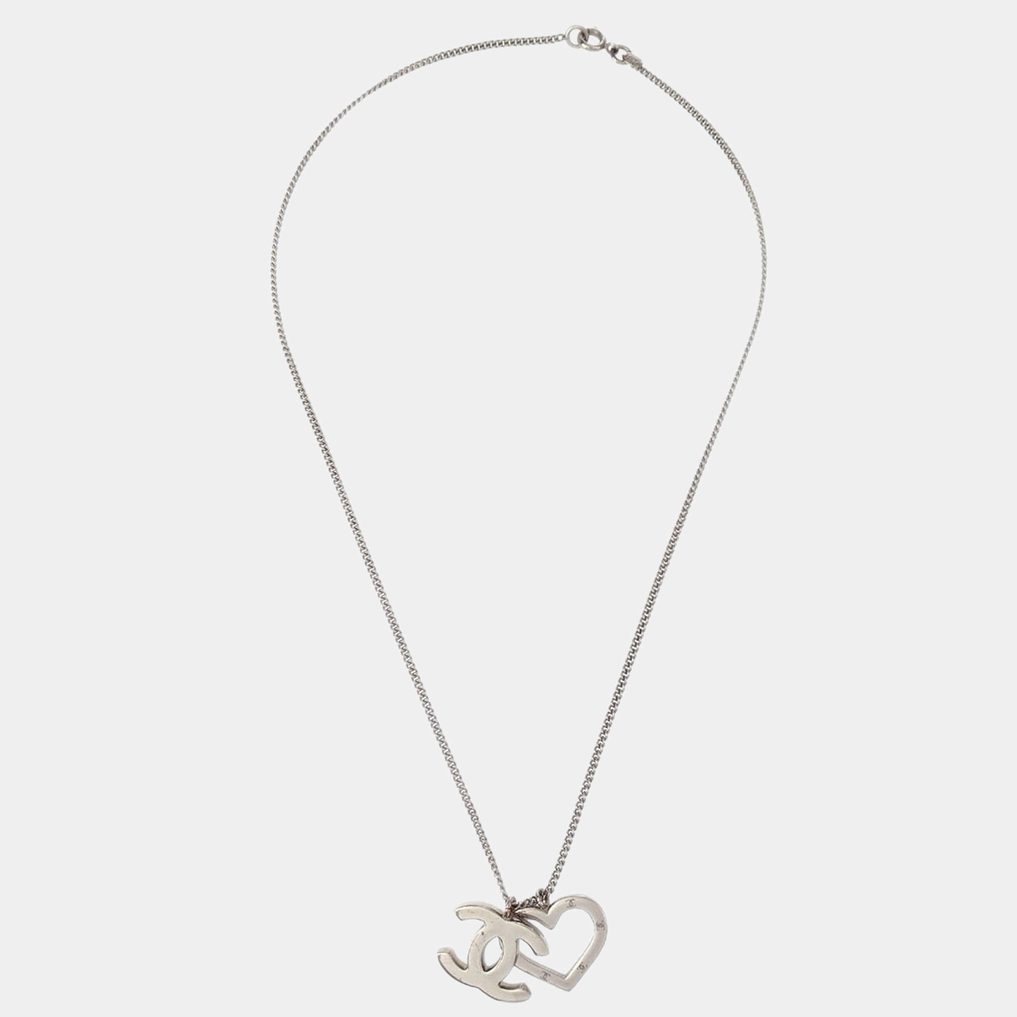 Pre Owned Chanel CC Heart Chain Necklace Silver