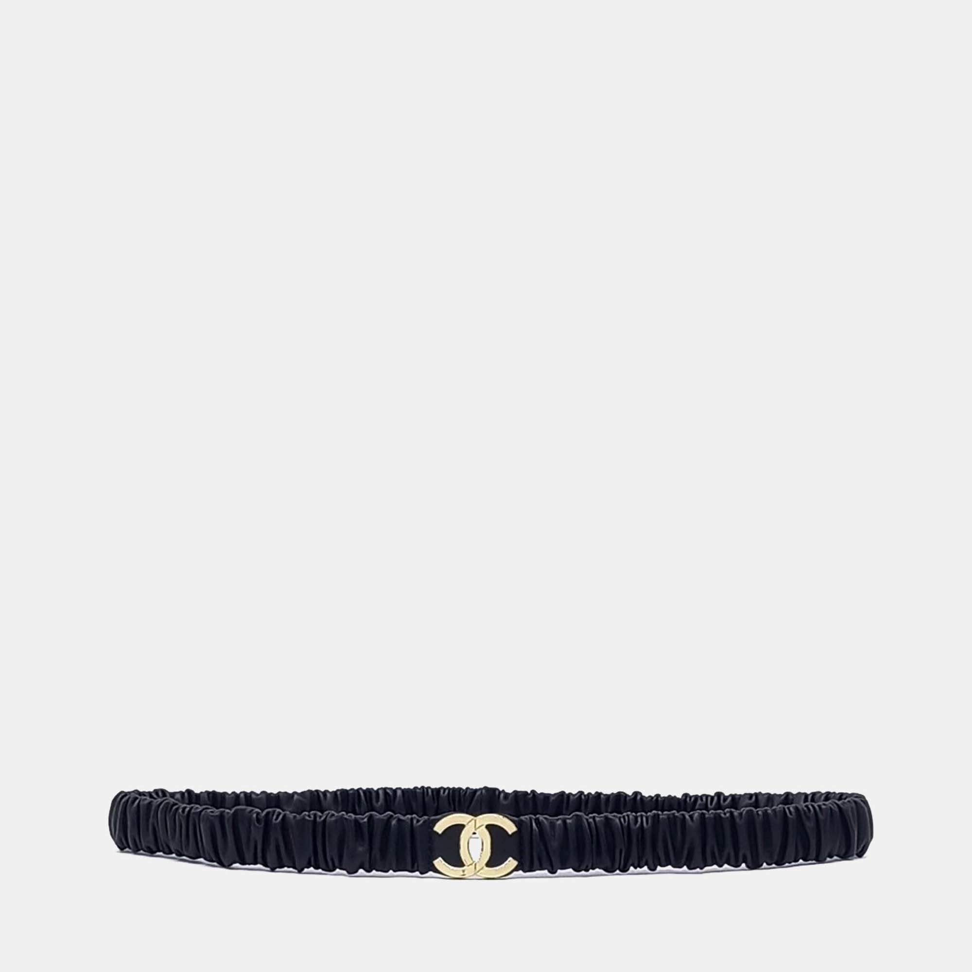 Pre Owned Chanel Leather Black banding belt