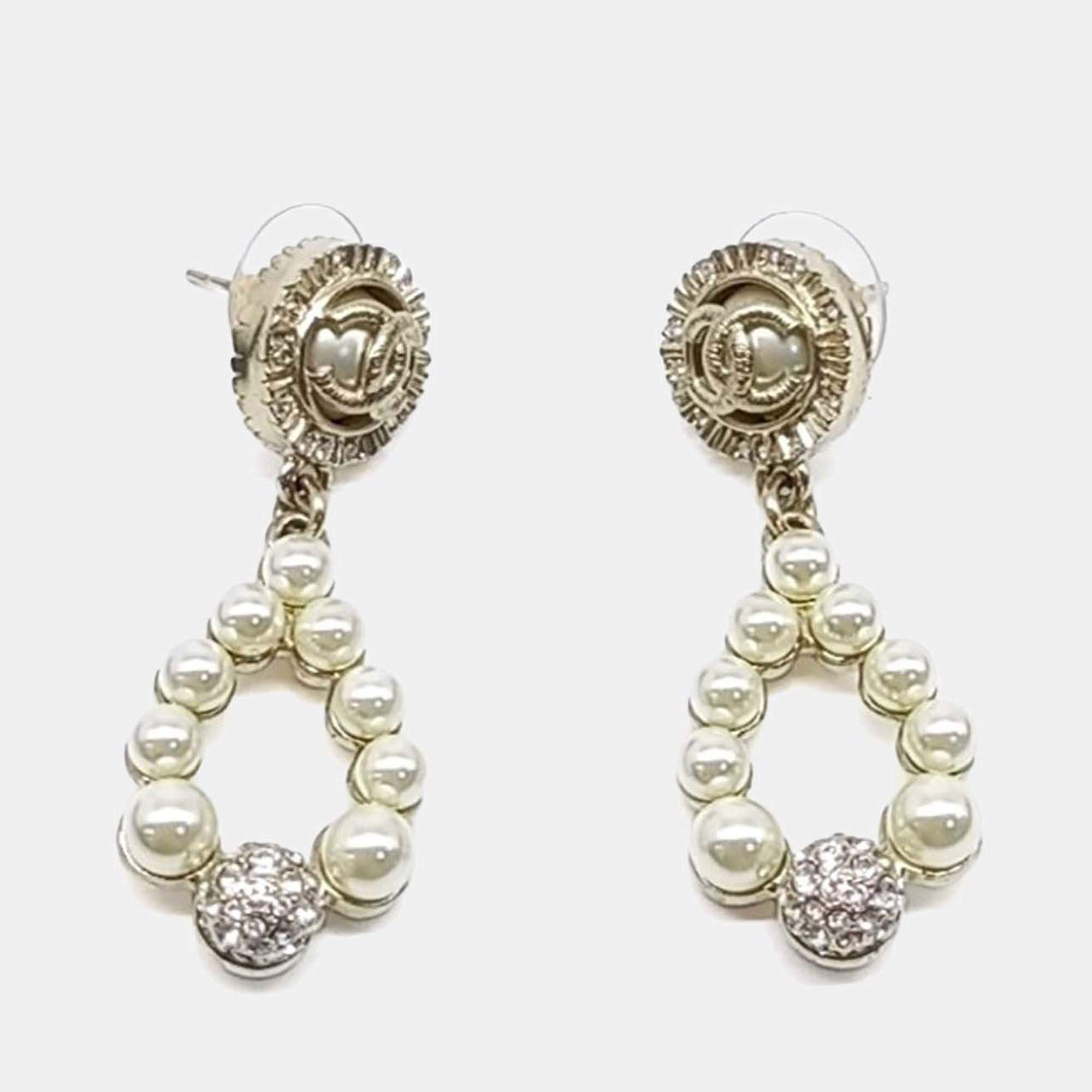 Pre Owned Chanel Metal pearl earrings